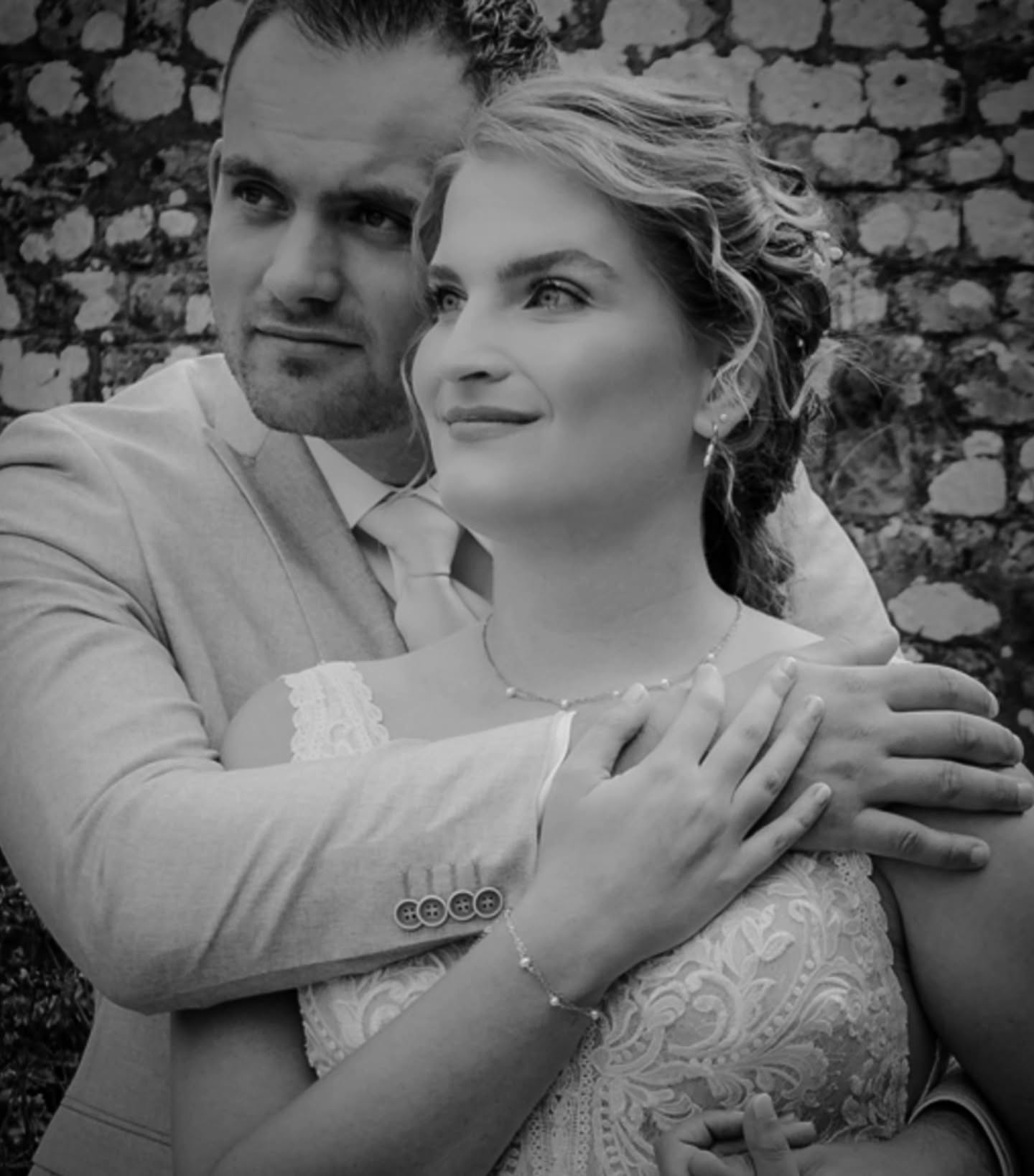 The quiet certainty of being loved.
Dit was zo'n mooie dag🤍
#bruidsfotograafzeeland #bruidsfotografie #trouweninzeeland #authenticweddingmoments #weddingphotographer h