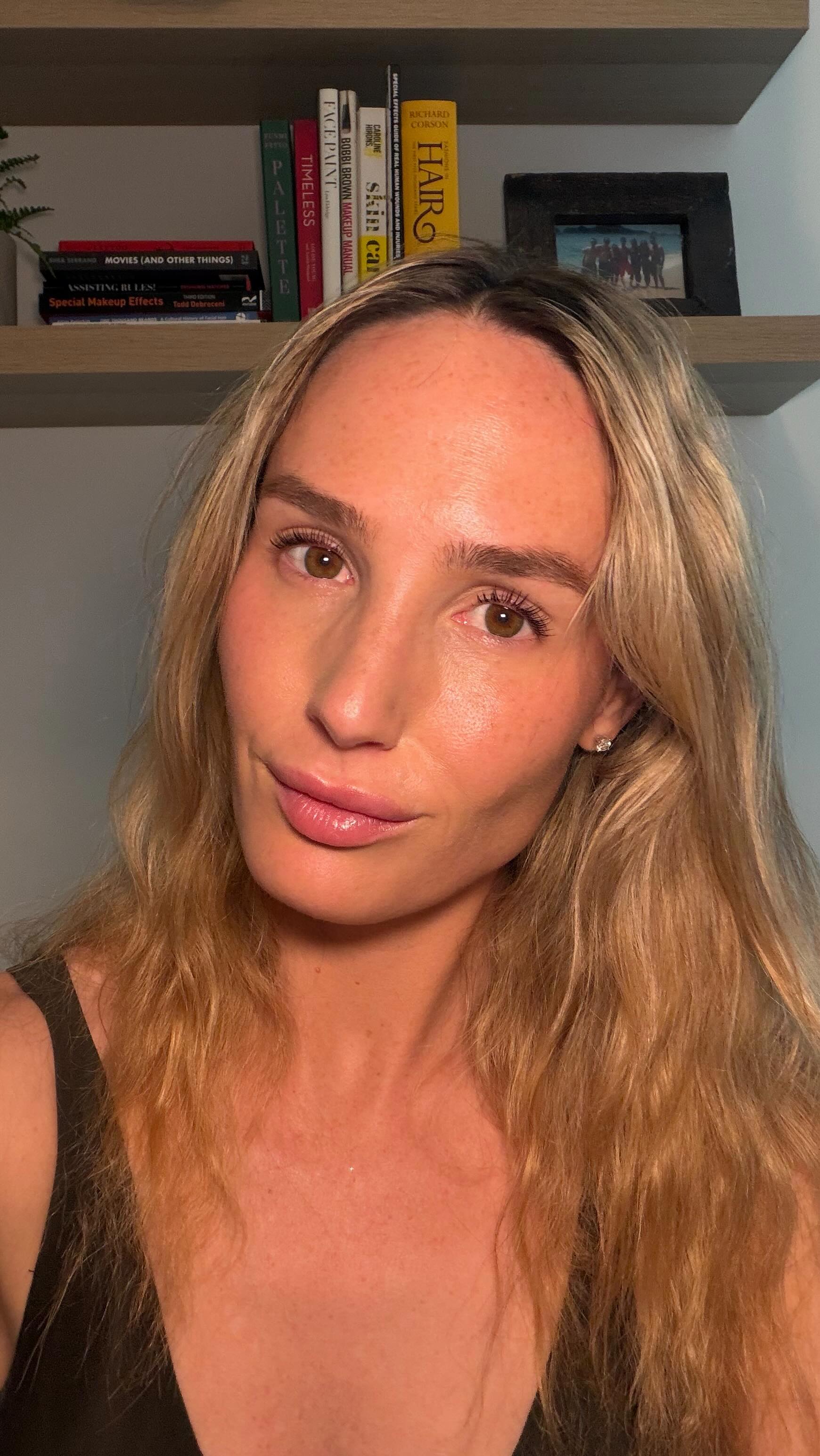 Get ready for a fresh-faced no makeup makeup look with these must-haves! @saiebeauty @kosas @merit @lorealgroupe