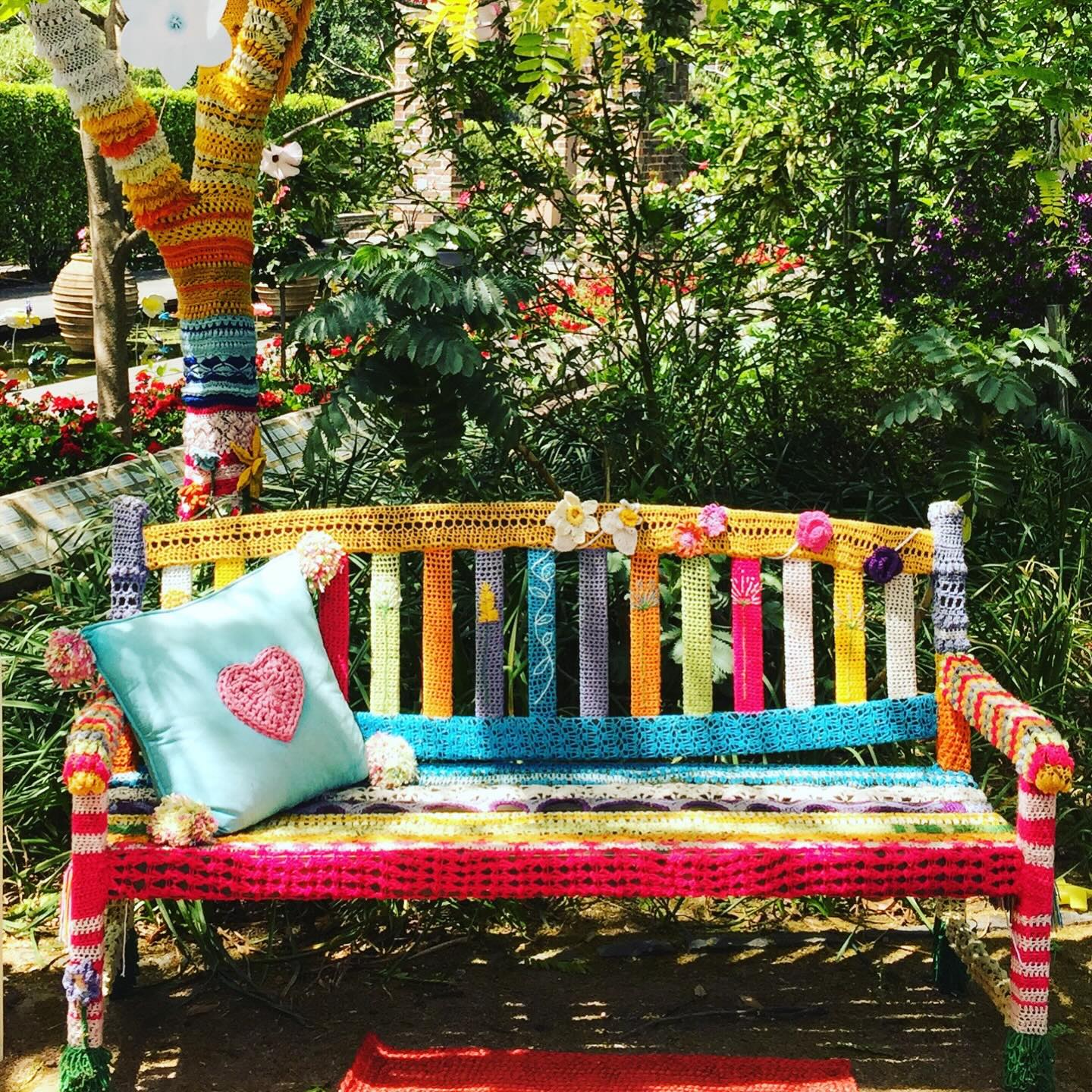 Remembering my first yarn bombed bench. An absolutely glorious memory full of colour and wonderful humans ❤️ another bench soon maybe?
#yarnbomb #stresslesscraftmore #happyplace #yarnartist #colour
