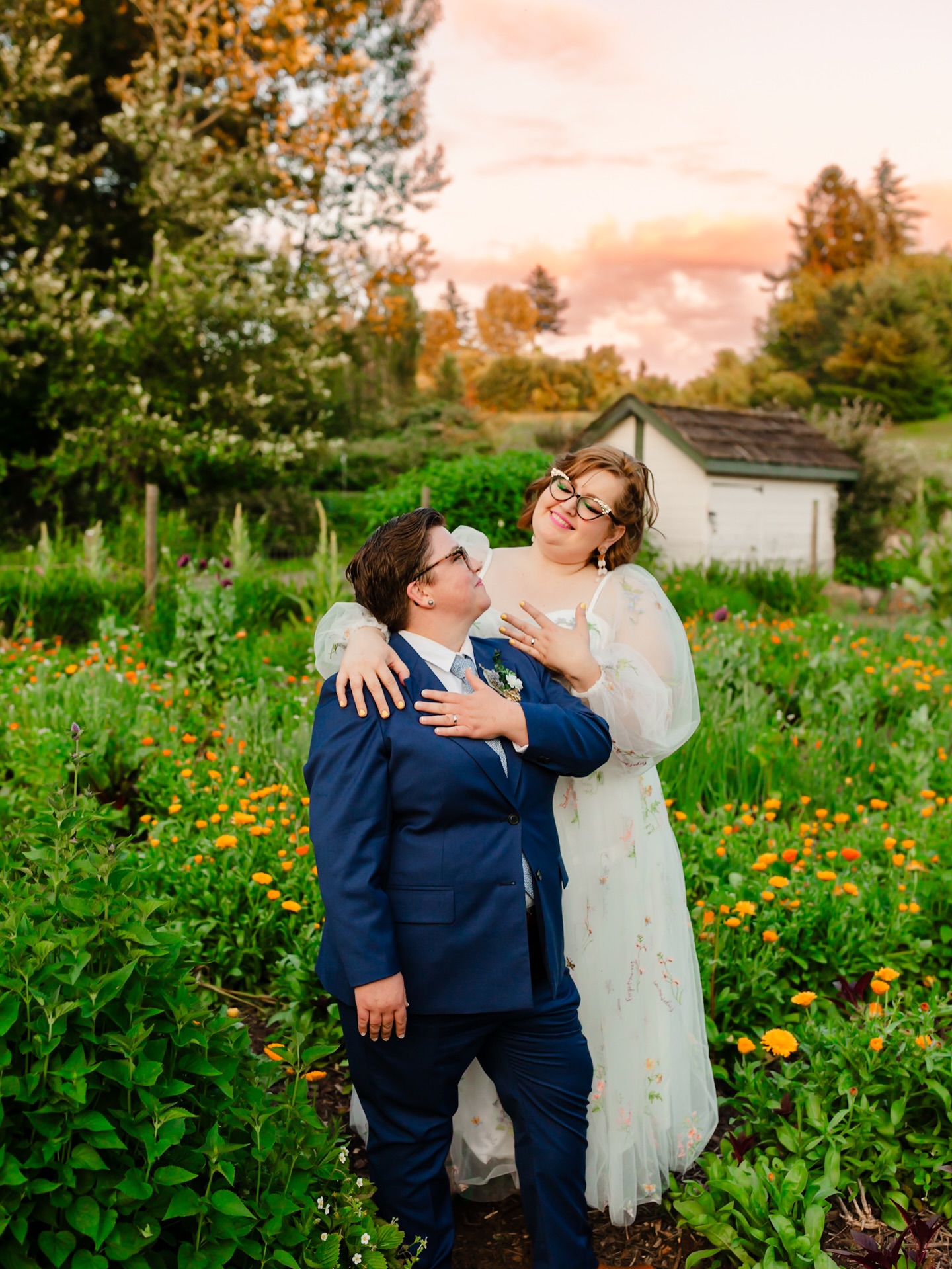 That summer evening glow at the Edgefield McMenamins ๐
Sara and Savannah celebrated each moment of their day with intention and community. Especially loved some of their getting ready captures.
#mcmenaminsedgefield #mcmenaminswedding #mcmenaminsedgefieldwedding #oregonweddingphotographer #queerweddingphotographer