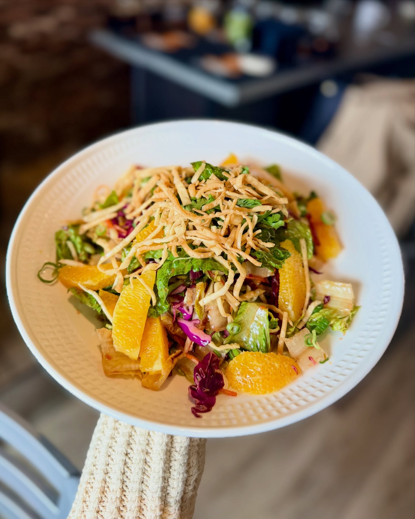 Looking for a bright and fresh start to the week? Try our Sesame Mandarin salad 🌱✨ Lunch never looked better than at Cook 👨🏻🍳
#cookneedham #needhamma #neighborhoodgem #localspot #cantonma