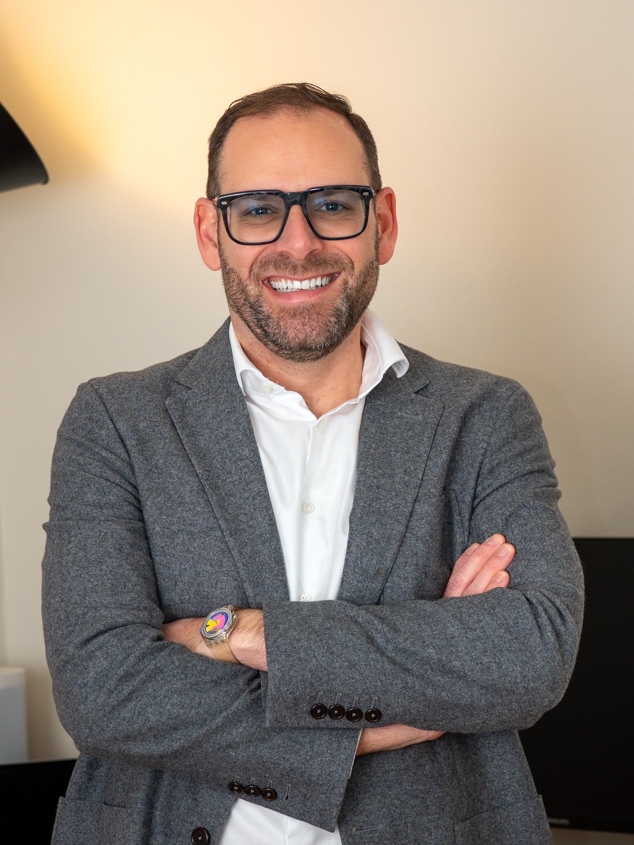The smile of someone who just found another way to optimize a tax return! ⚖️ Moving to a new country is a big step, and I love helping people settle into Swiss life with one less thing to worry about. Questions about your specific situation? Drop them below!
Das Lächeln von jemandem, der gerade eine weitere Möglichkeit zur Steueroptimierung gefunden hat! ⚖️ Der Umzug in ein neues Land ist ein großer Schritt, und ich liebe es, Menschen dabei zu helfen, sich im Schweizer Leben einzuleben – mit einer Sorge weniger. Hast du Fragen zu deiner Situation? Schreib sie in die Kommentare!
#TaxTimeWithMartin #Steuererklärung #LivingInSwitzerland #TaxConsultant #FriendlyService