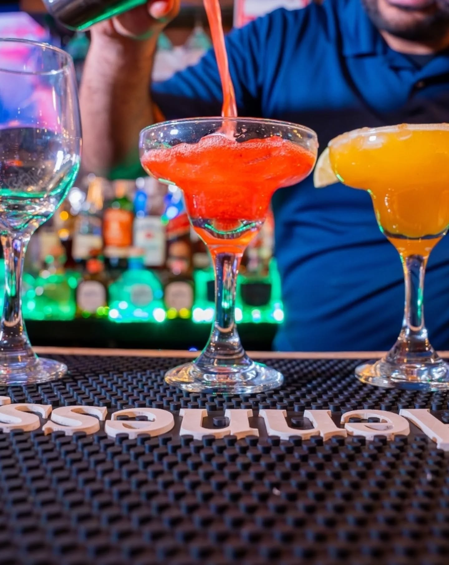 Every drink tells a story… make yours unforgettable with refreshing cocktails, amazing flavors, and the perfect vibes to match your night. 🍸✨ Stop by and raise a glass with us today!
#MariscoCentroYankees #CocktailVibes #DrinkGoals #RefreshingCocktails #CheersTonight HappyHourTime TropicalVibes
