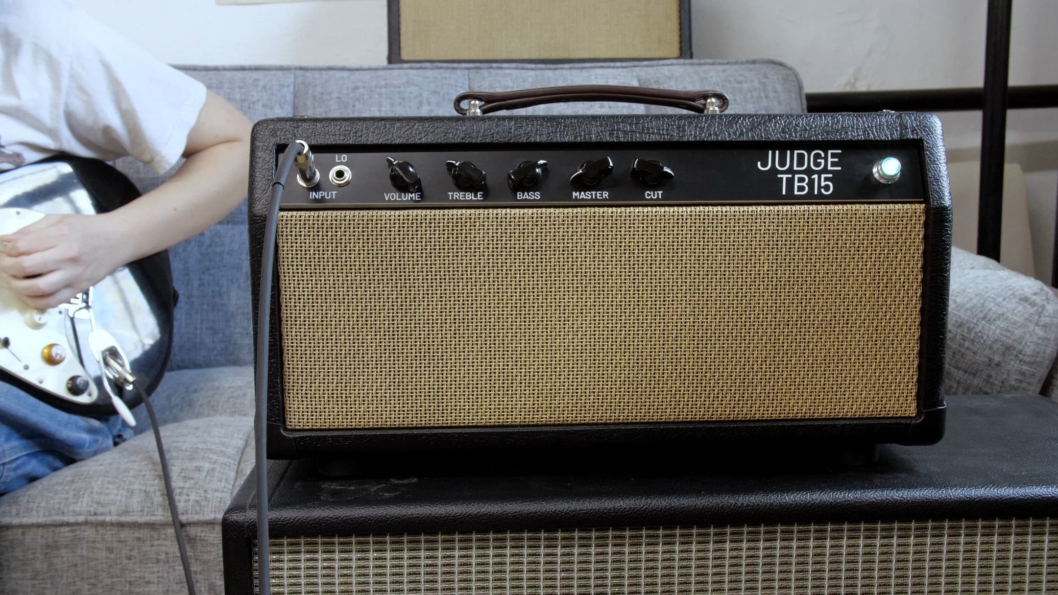 Another demo by @pinch__harmonic of the JUDGE TB15. Top Boost inspired circuit with an EF86 preamp tube for complex tones and chime. We also incorporated a conjunctive filter as seen in old Hammond Organ amps to tame excessive high frequencies and help balance out the overall sound.