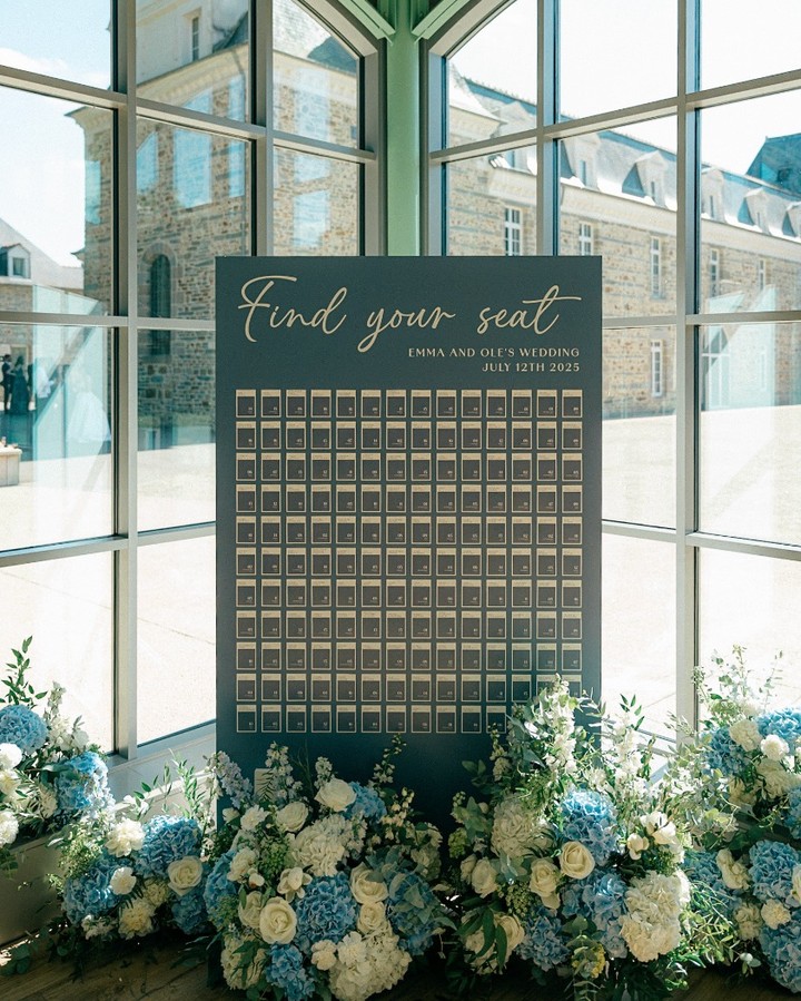 Before the big day, there's the stationery. The invitation that sets the first impression, the menu, the place cards, the ceremony booklet — every piece is a preview of the world you're creating 💙
For us, stationery is an integral part of the artistic direction. Nothing is left to chance, not even what your guests hold in their hands.
Personalized cocktail napkins are my favorite thing !
@mc2monamour_paris @chateaudesperes @nicolasdalbenas @recreation_officiel @elise.event @la_fabrique_vegetale
Wedding stationery Paris · Bespoke invitations · Wedding paper goods IDF