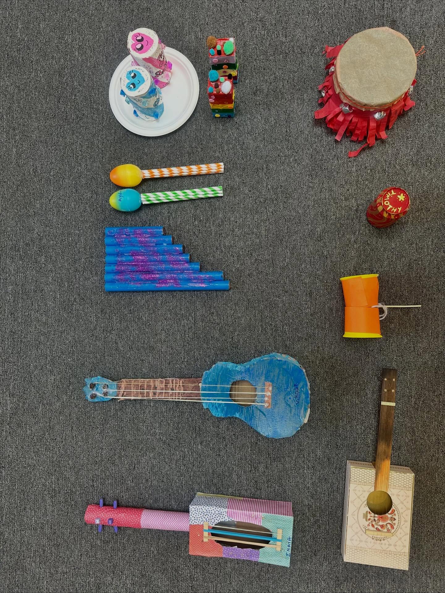 As part of the “Sound” unit in Science, students made their own musical instruments using recycled materials. Some very creative items here! #School2026 #mississaugaschools #schoolisfun #scienceisfun
