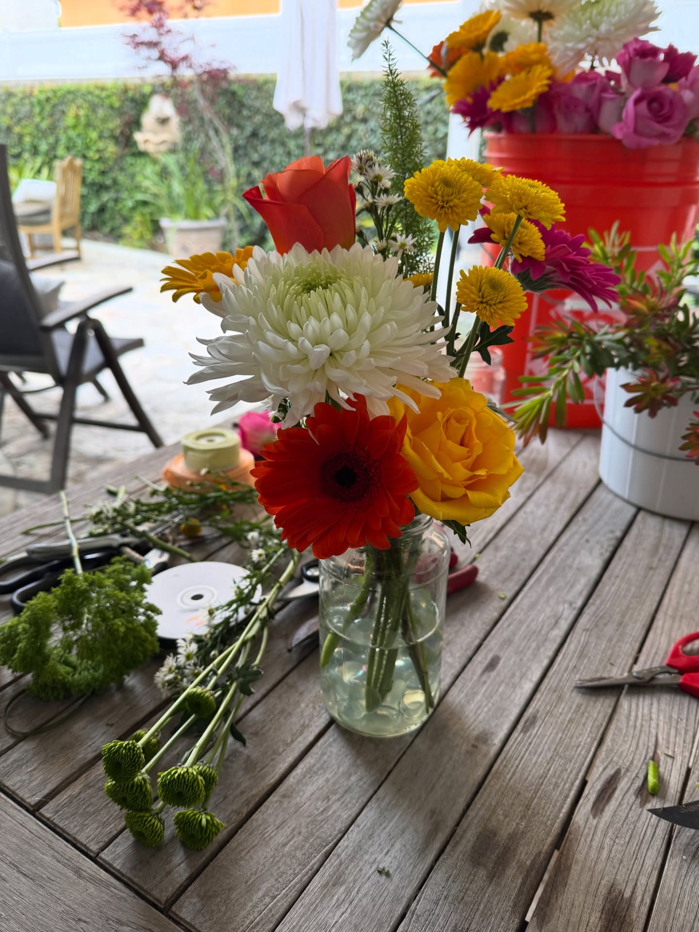 The rounds were made 🌼
From arranging to delivering, our members brought May Day to life, one doorstep, one basket, one neighbor at a time.