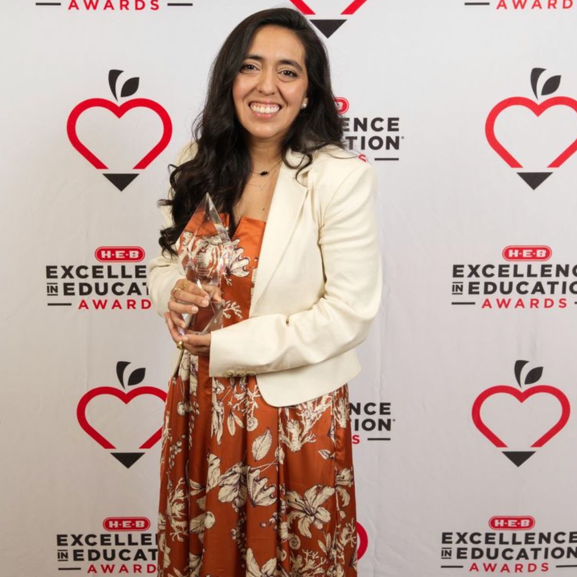 A MAJOR win for Austin schools! Two beloved AISD elementary school teachers were named statewide winners at the 2026 H-E-B Excellence in Education Awards this past weekend.
Join ATX Good News in congratulating:
Megan Vasquez | Herman Becker Elementary
Winner: Elementary Leadership
($10,000 Individual / $10,000 School)
Alasin DeVeny | Joslin Elementary
Winner: Elementary Lifetime Achievement
($25,000 Individual / $25,000 School)
Since 2002, H-E-B has poured nearly $15 million into Texas schools through this program.
Rewarding outstanding teachers who give so much of themselves to their students and their schools is always good news.
#ATXGoodNews #AustinISD #HEB #TexasTeachers #EducationMatters #AustinTexas