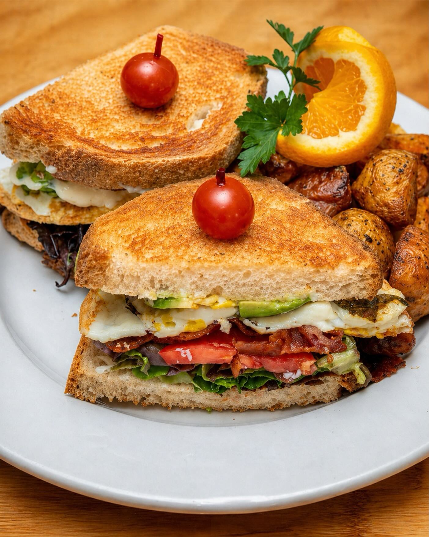 Happiness in a stack. 🤤
American BLT.
#ChicagoBrunch
#ChicagoFoodie
#SkokieEats
#BrunchChicago
#ChicagoRestaurants
