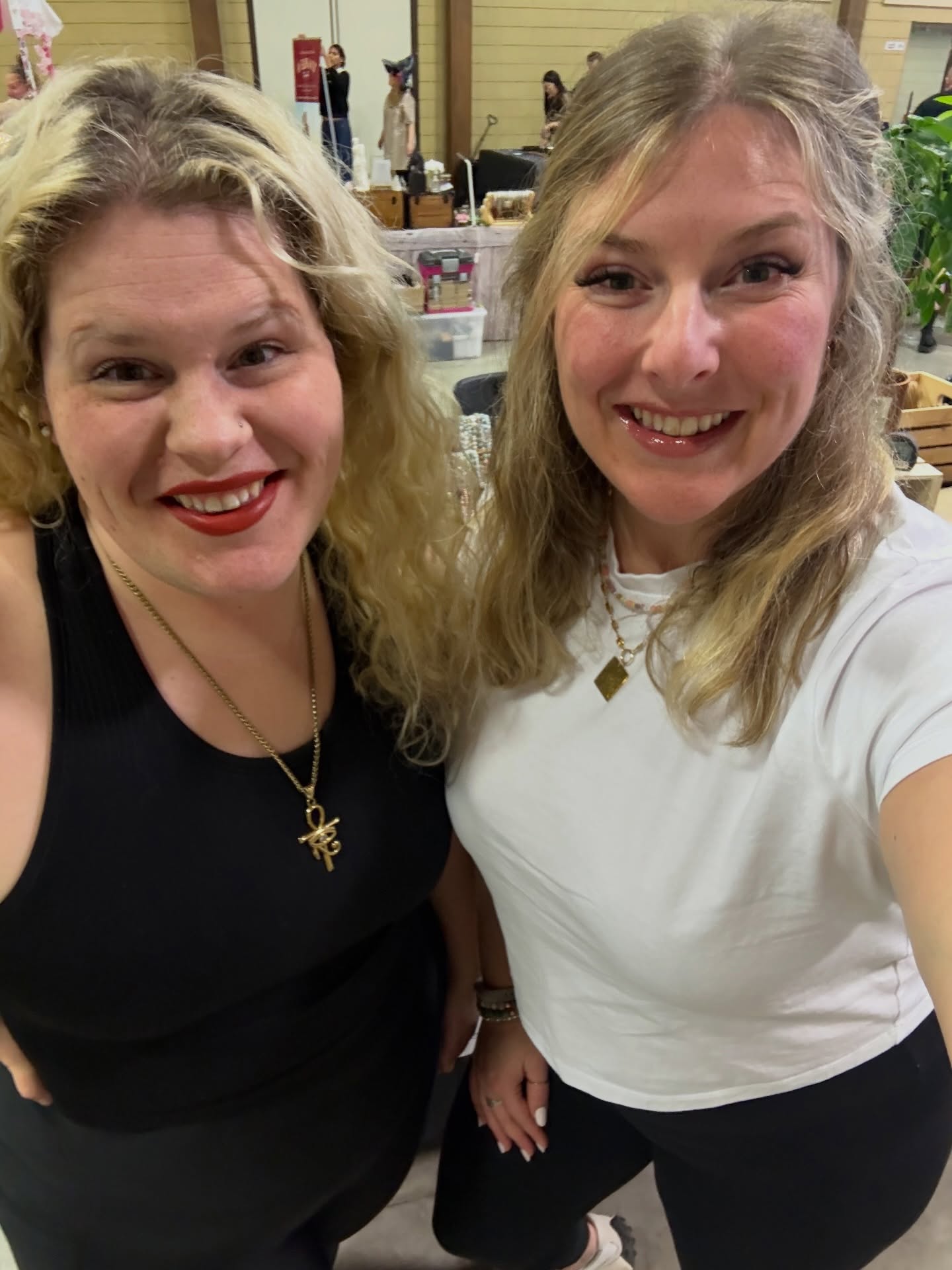 Grateful to have been part of two beautiful markets this past weekend 🤍🌿
So much love, connection & aligned energy shared. Thank you to everyone who came out & supported—it truly means the world ✨
Big thank you to everyone who organized these events, and to @ellowyn_energetics for joining us at the May Day Market to help us during our double market weekend! 🙏🏼