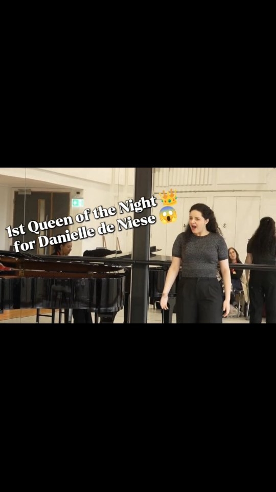 First time tackling the Queen of the Night in public 👑
...at @glyndebourne
...with @danielledenieseofficial
Channeling my inner villain… 😈
(and negotiating that bloody high F!)
Huge thanks to @pegasusoperacompany for making this masterclass happen and to @antonia_thwaites for capturing it 🙏🏻
#operasinger #coloratura #queenofthenight #glyndebourne #operalife