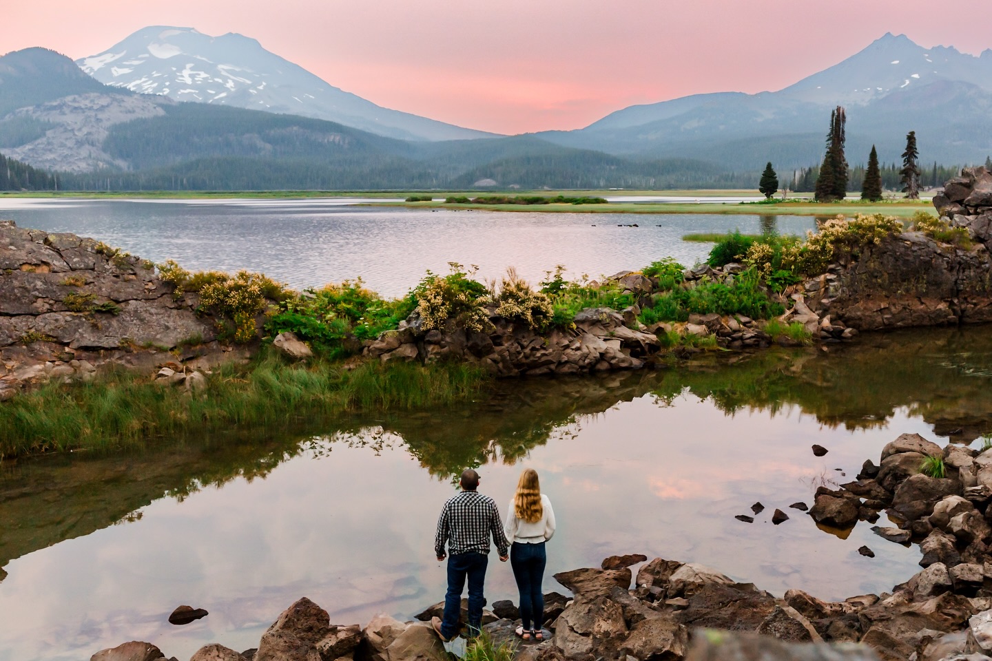 Sunsets at Sparks Lake 🤩
The drive down Cascade Lakes Hwy to get there is a treat as well! Oregon shows off multiple mountain peaks at close range as you wind through one jaw dropping scenic view to the next.
Can’t wait for many more summer nights on the shore of this beautiful body of water.
#sparkslake #sparkslakeoregon #mountainengagementsession #bendoregonphotographer