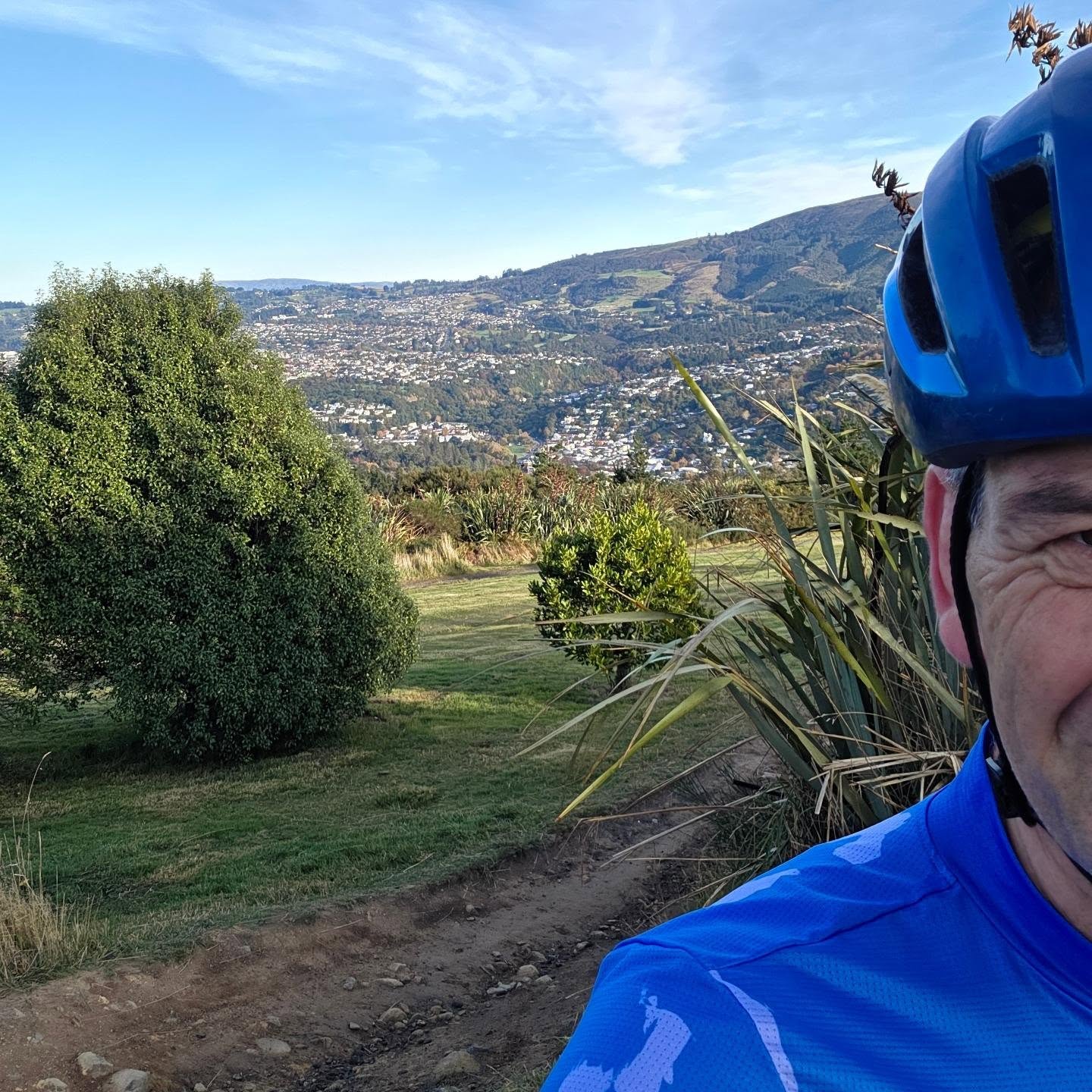 1 week to go. Next weekend is the final round of the Gravel in Paradise series and we’re off to Oamaru.
Easy cruise this morning… legs are definitely reminding me of a couple of solid weeks in the bank.
Hard to beat these autumn days though. Cool, calm, a bit of sun on your back. No rush, no pressure — just riding for the enjoyment.
That’s what it’s all about.
#gravelcycling #gravelinparadise #oamaru #cyclingnz #autumnrides rideyourbike