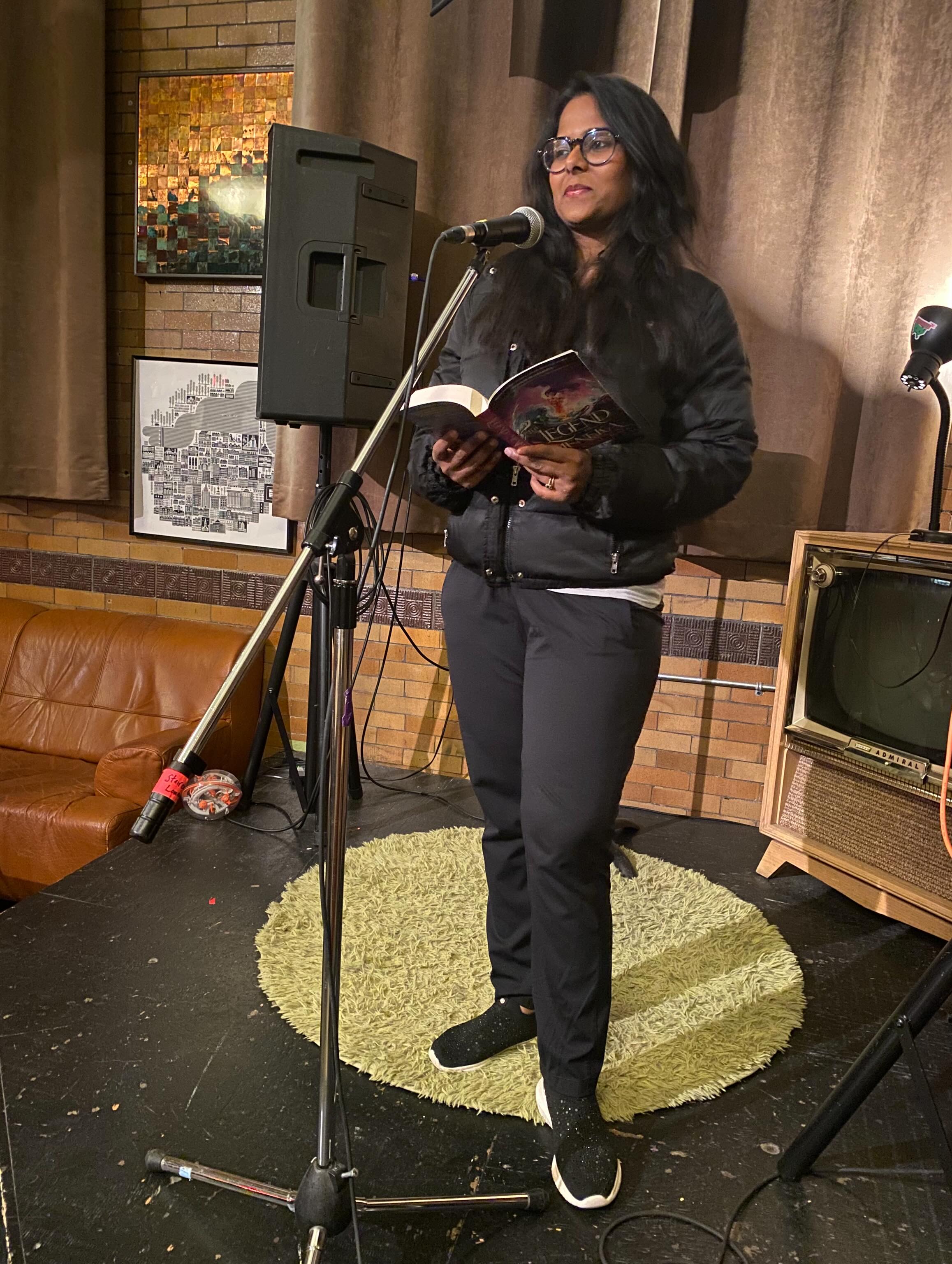 Snapshots from the May Lit Live featuring @kritikahrao @blankchasm @pujitas.co (unfortunately scheduled reader K.J. Aiello was unable to attend).
We reveled in the ENCHANTMENT/WONDER/ AFTERMATH and filled @thestaircase with the magic of poetry and storytelling 🎤📖🎤
#hamont #readingseries #writingcommunity #canlit