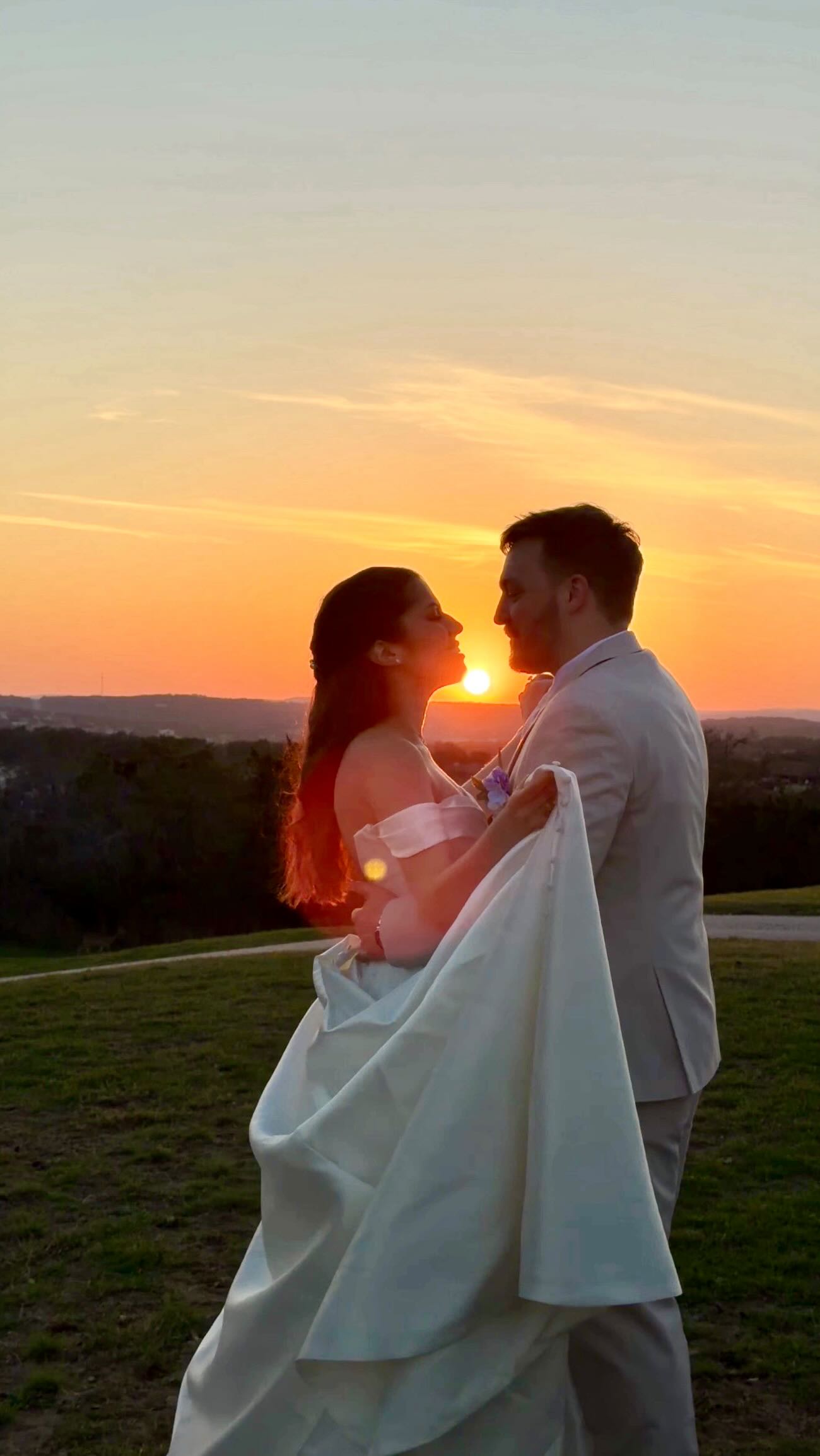 Karinna + Ian ๐
I always tell my couples, adding your vows into your short film is totally optionalโฆ but itโs something I really love when it works out ๐ค
I know hearing your own voice can feel a little weird at first (youโre not alone in that), but when couples are open to it, it adds such a personal layer to your video.
If I can fit your vows into a shorter timeframe and it flows naturally, Iโm all for it!!
Venue: @theterracehighlandlakes
-
-
-
-
wedding content creator | Austin wedding content creator | Austin Texas Weddings | Texas Wedding content creator | wedding content creators in Austin | wedding inspo | 2026 brides | 2027 brides | 2026 wedding | 2027 wedding | 2026 groom | 2027 groom
#weddingcontentcreator #austintexas #austinweddingcontentcreator #texasweddingcontentcreator atxwedding