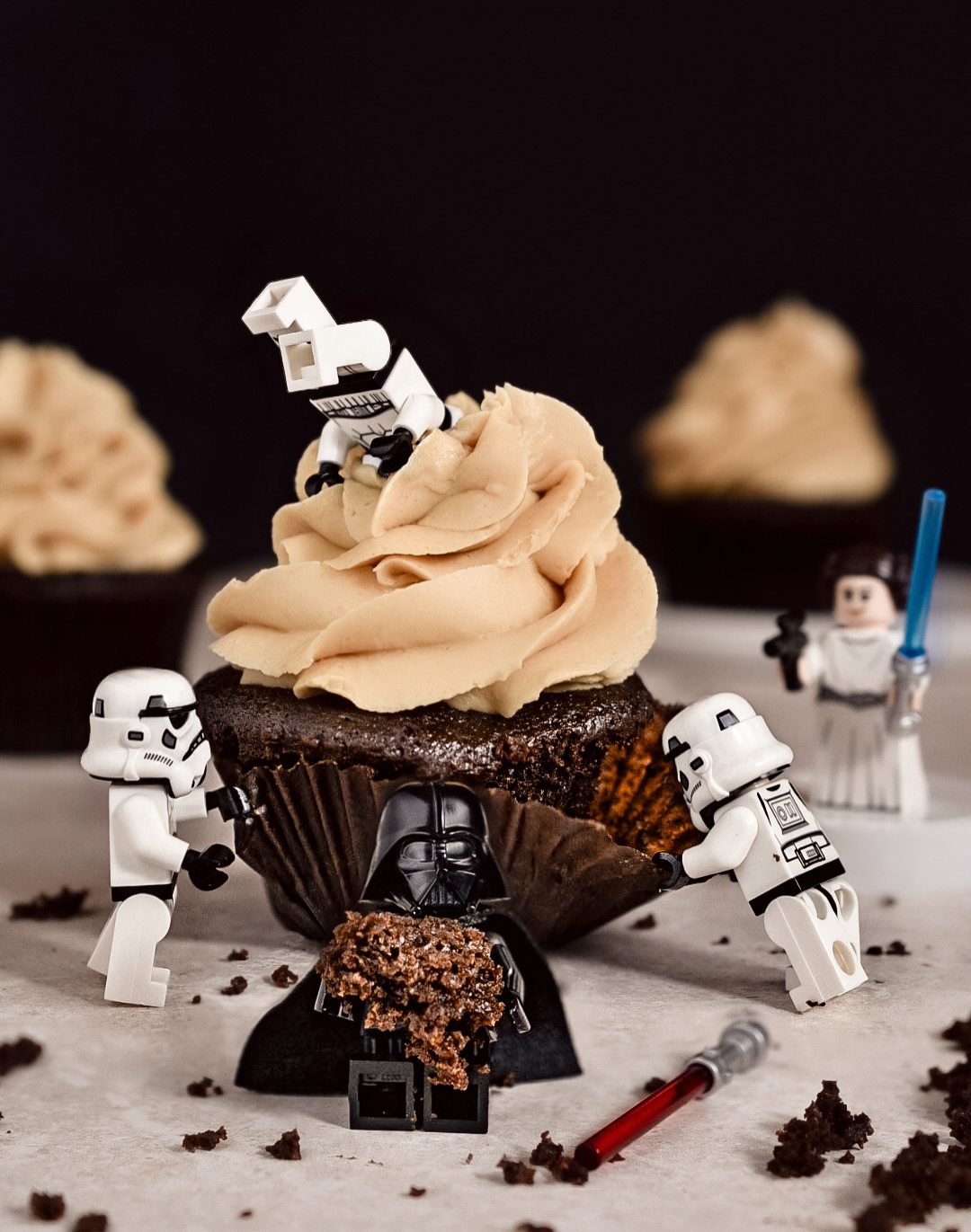 Happy May the 4th!
themed desserts are clearly superior.
I don’t make the rules, I just put them in fun little boxes.
brownies, lemon bars, cupcakes, chocolate chip cookies, hand-drawn marshmallows, matching stickers, and tiny chocolates. fully committed.
*bonus slide: a Star Wars cocktail. the desserts were for the order. the cocktail was for the plot. recipe is over on @wineandawhisk