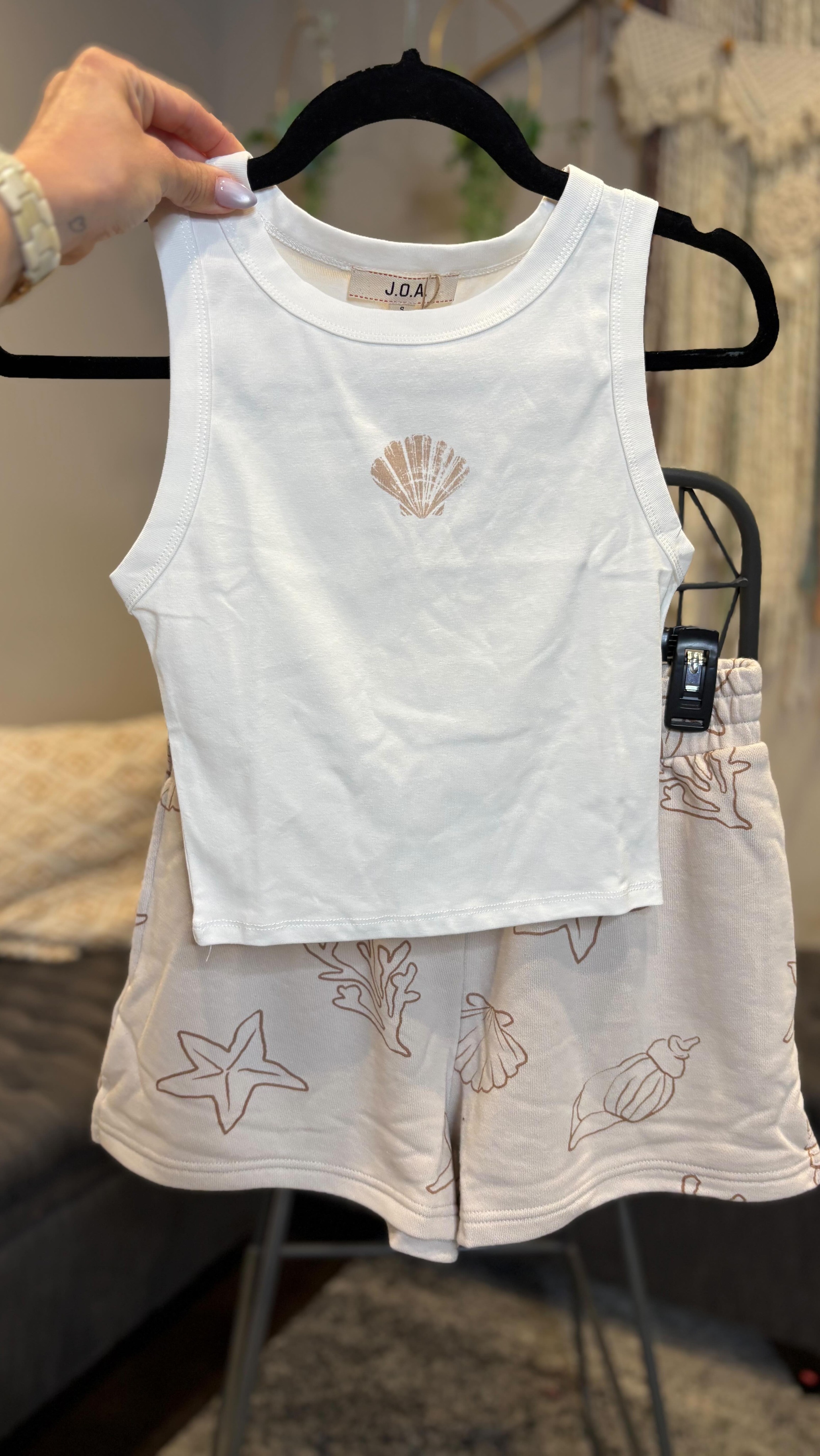did you know you can shop while getting beautified?! 💁🏼♀️✨
our first summer clothing haul just dropped and it’s giving effortless, sun-kissed vibes 🫶🏻☀️
come for the self care, stay for the outfits 💫
trust us… you’re leaving with more than just a fresh look 😍
#summerstyle #boutiquefinds #salonvibes #selfcareera #shopsmall