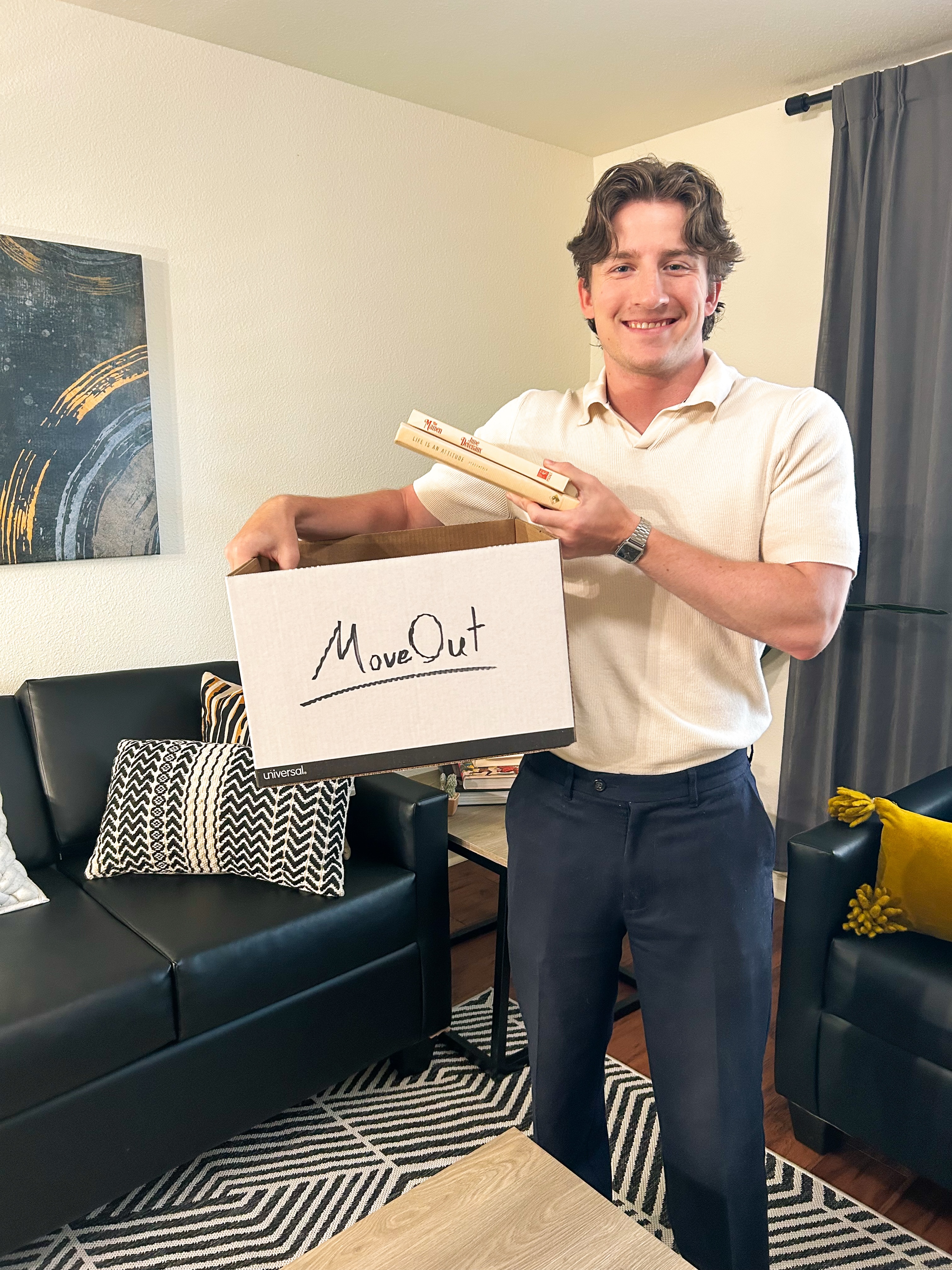 Alexa play “Where’d all the time go” by Dr. Dog 🥹😮✨
We want your move-out to be as smooth as possible! Help us help you by following these final steps:
1️⃣ Make it Shine: Mop, dust, and wipe down your common areas.
2️⃣ Clear it Out: Take all personal belongings with you (check the back of the cabinets!).
3️⃣ Final Step: Return all keys to the leasing office.
Questions? The team at the front desk is here to help! 👋🏢
#CollegeTownCommunities #LiveWithin #MoveOut #CollegeTownOnTheRiver #uosc