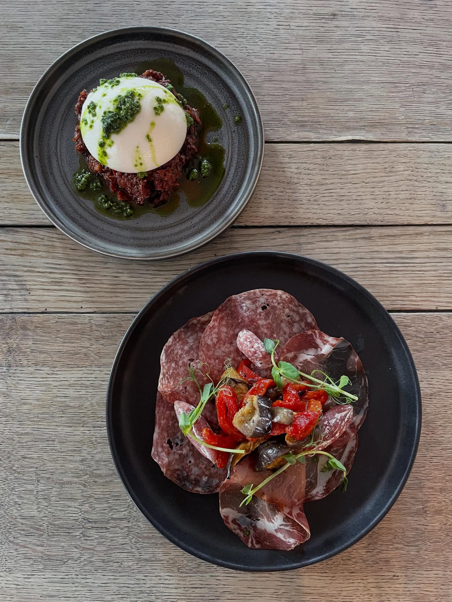✨ New spring dishes ✨
- cured meats, spiced aubergine & roasted red pepper.
- burrata, sundried tomato & olive tapenade
#bristollunches #bristolgoodfood #bristolwheretoeat #bristolpubfood #bristolsharingplates