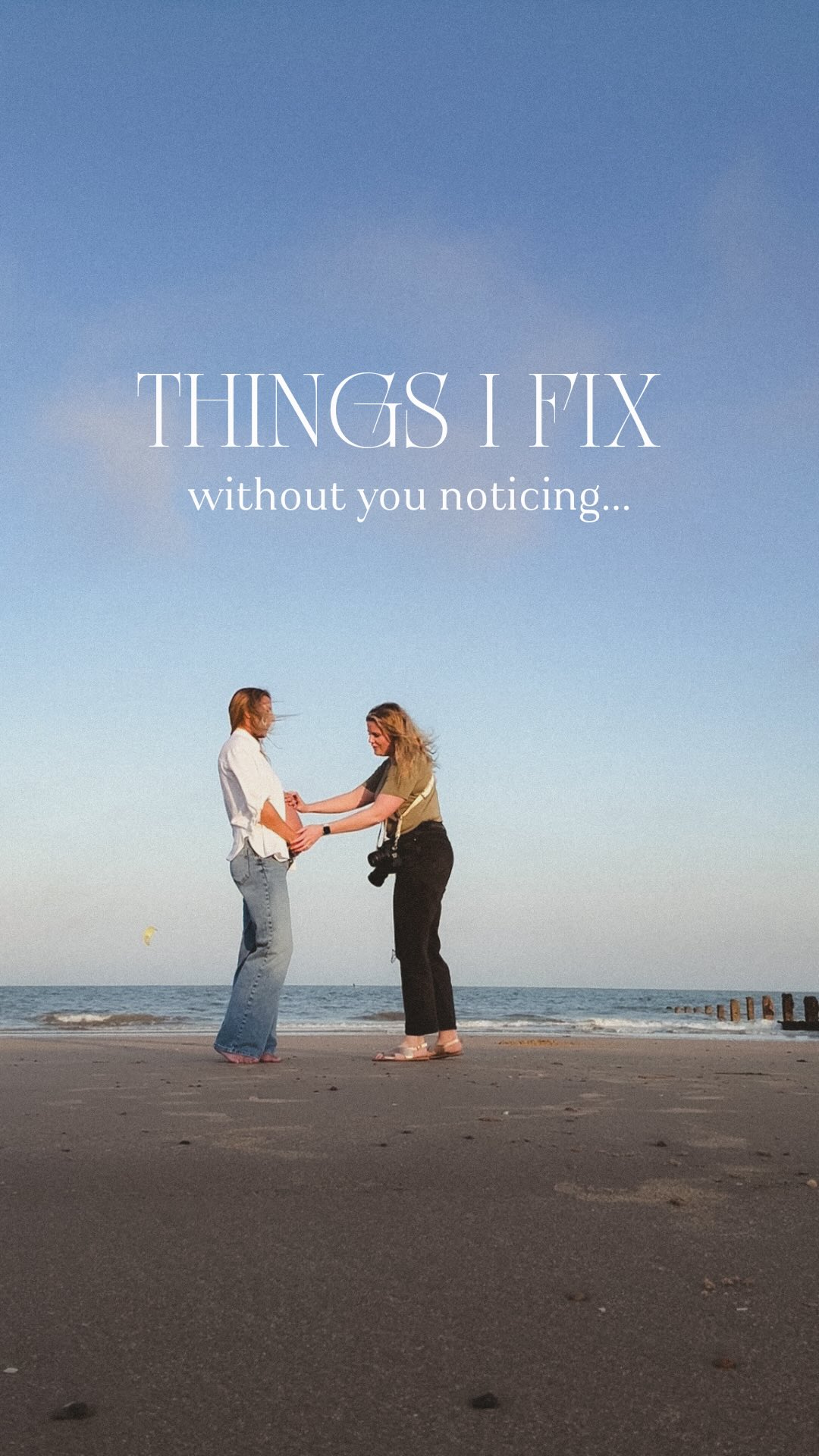Things I fix as a family photographer without you even noticing.
The way you’re turned toward the light so it actually flatters you.
The way your clothes fall so they look effortless, not awkward.
The tiny distractions. Flyaway hairs, wonky collars… and yes, even snot 🙈
Half my job is quietly sorting the details so you don’t have to think about any of it.
You just show up, be with your people, and let it all unfold.
If you want photos that feel natural but still look put together, I’ve got you.
My books are open if this is your vibe.