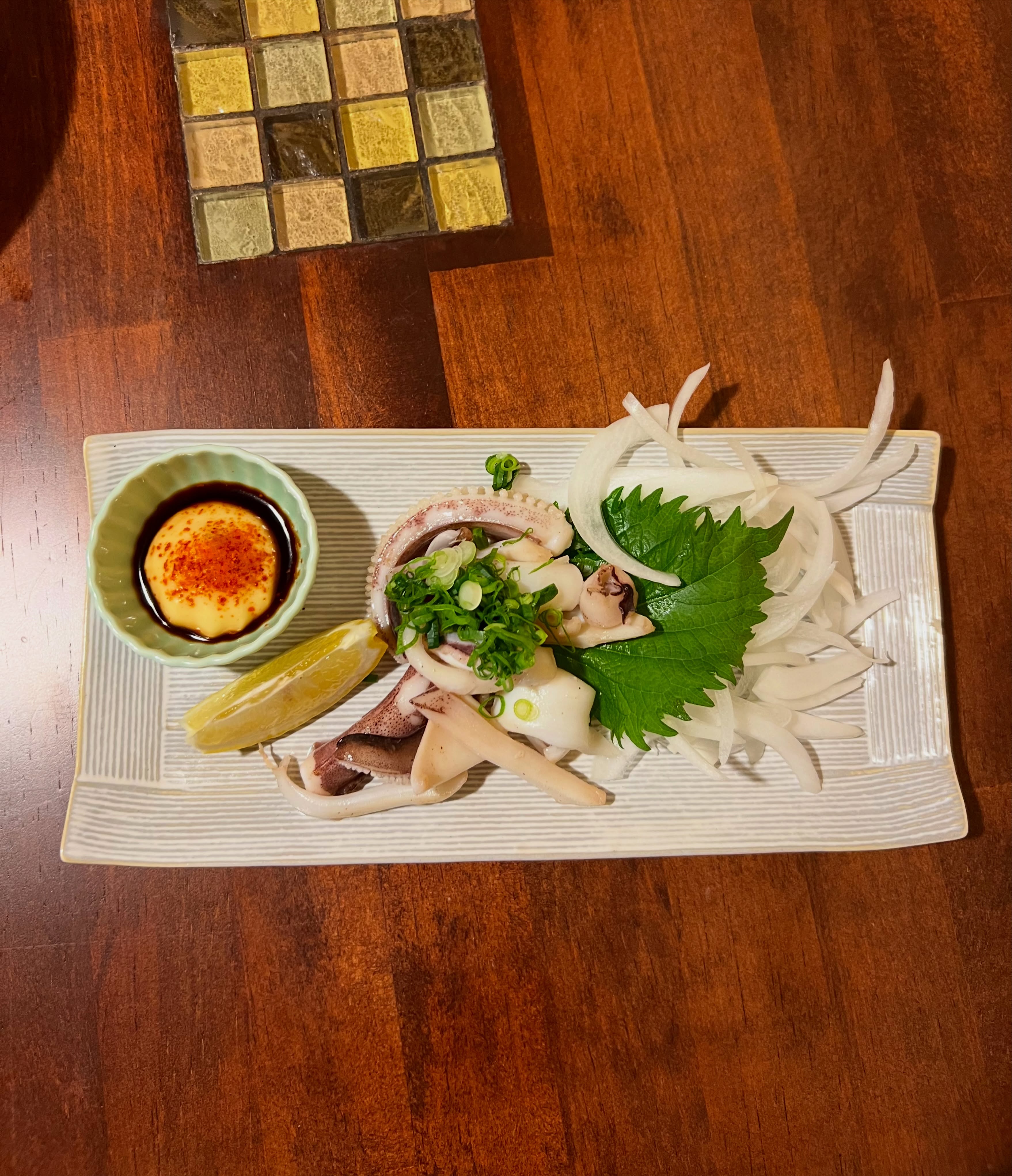 今日は晴れましたね☀️
GW楽しんでいきましょー!
水イカゲソの塩焼き🦑
レモンかけるのもよし、醤油マヨをつけるのもよし
そのまま食べてもよし❣️
シンプルだからこそお酒にも合います🍶
ぜひご賞味あれ🫶
#赤目 #長崎市