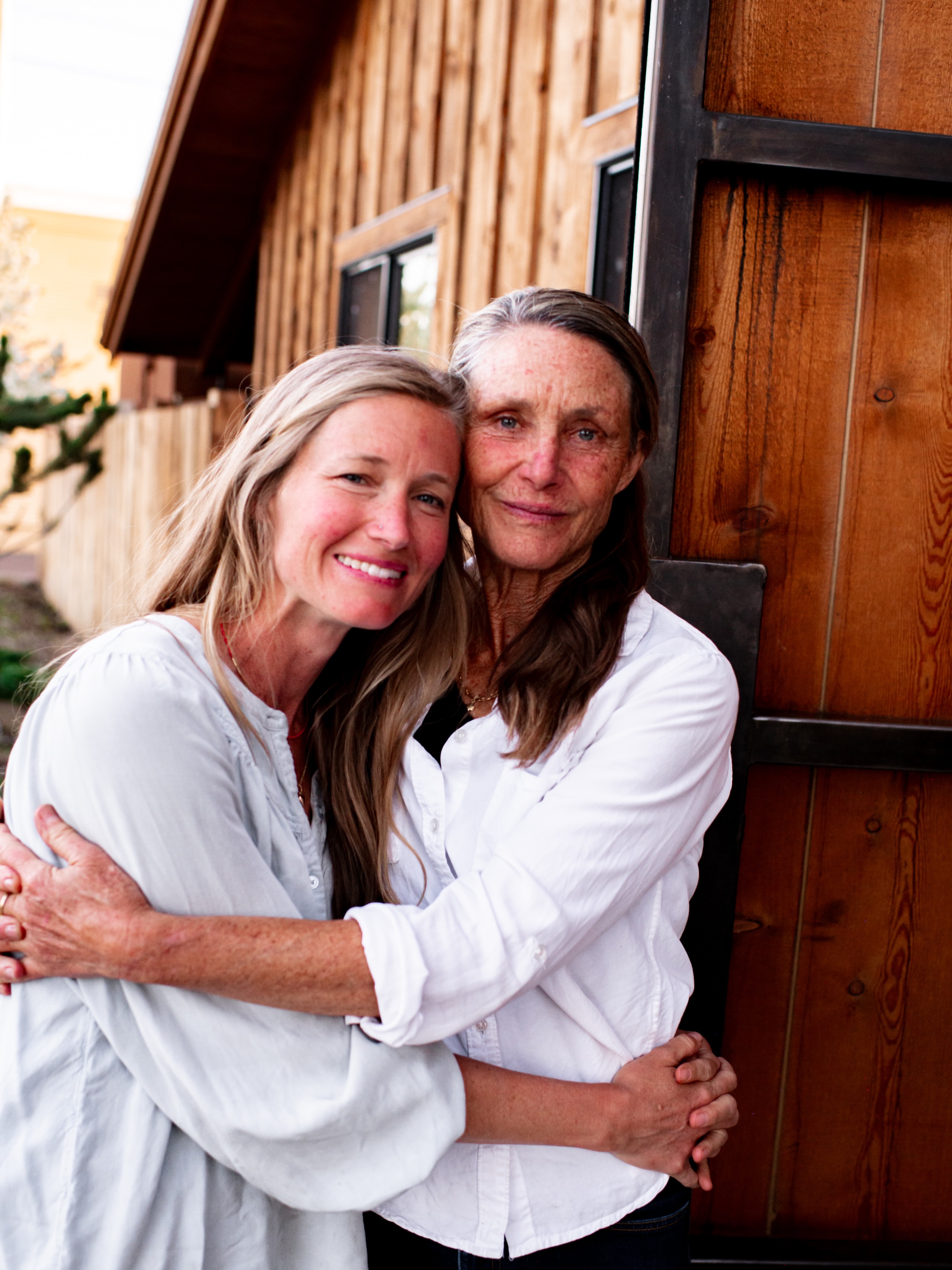 Let’s raise a glass to all the wonderful mama’s out there!
Here’s to the moms, grandmas, chosen moms, dog moms, soon-to-be moms, & all the incredible women who make life more beautiful.
Happy Mother’s Day!