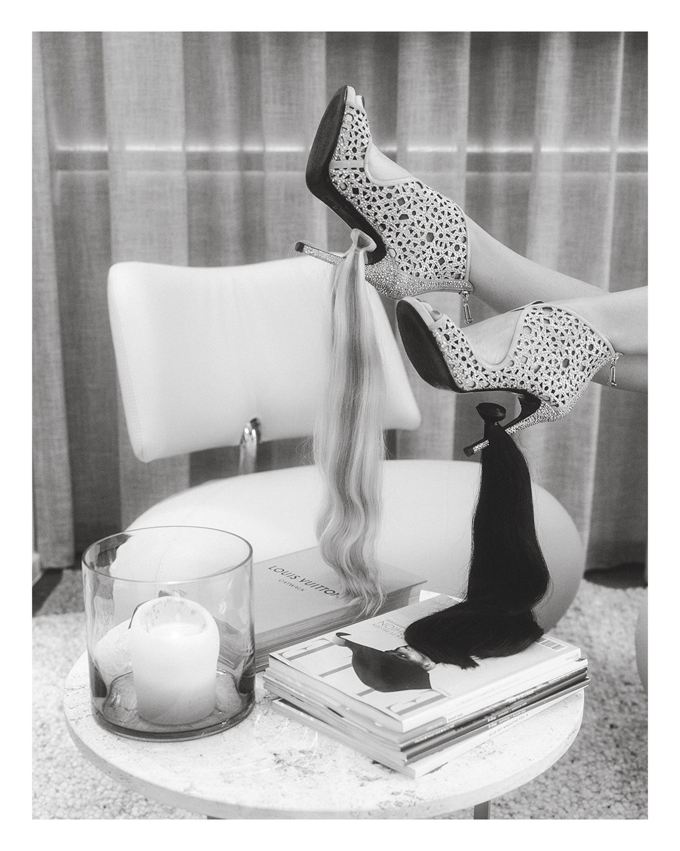 Elegantie tot in de puntjes ✨ Waar luxe en beauty samenkomen, van statement heels tot silky extensions. Pure finesse, elke detail telt.
#luxuryvibes #hairextensions #beautysetup #glamourstyle #chicdetails highheels hairgoals salonstyle