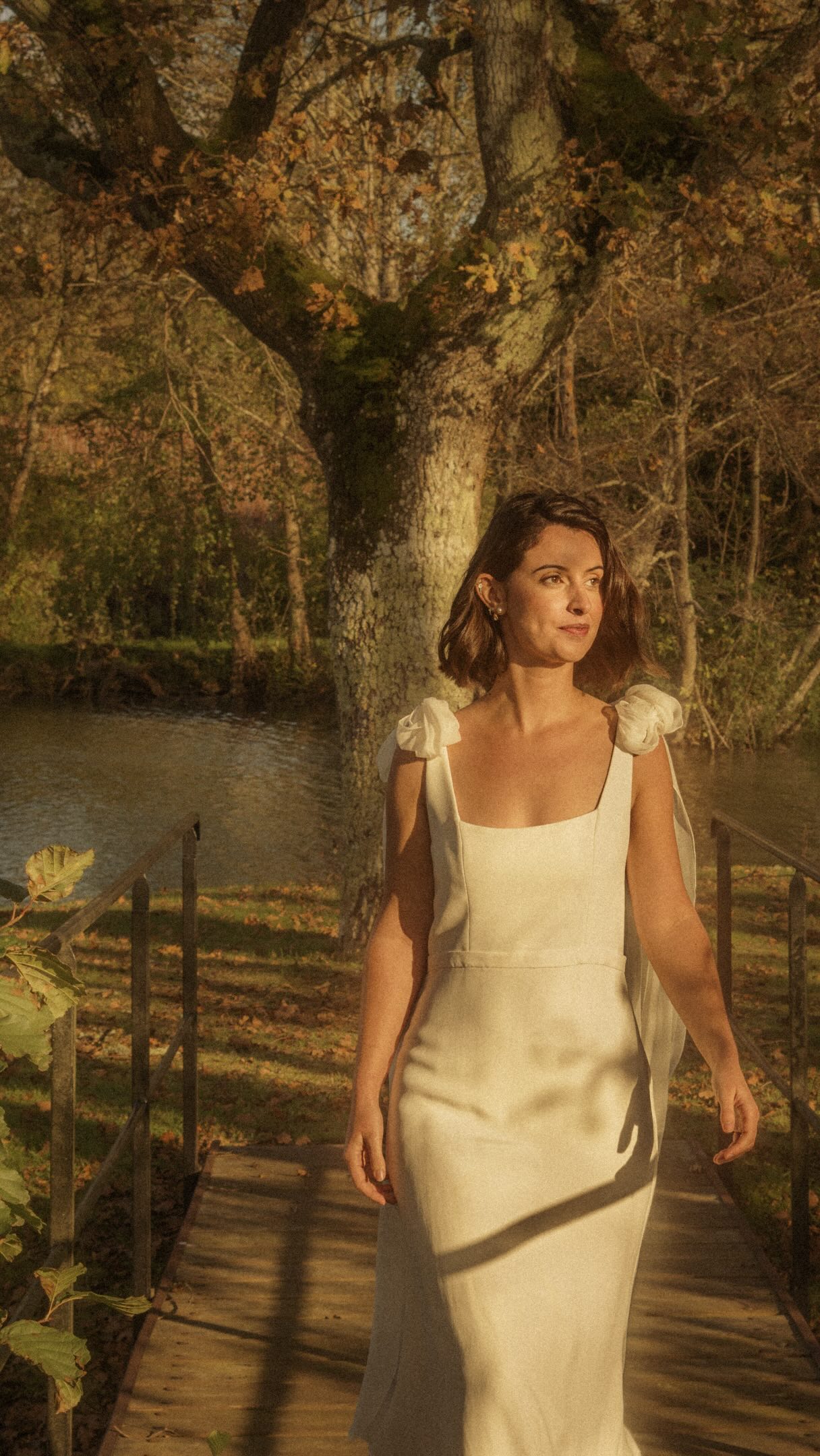 La photographe vs les photos 💍
Photographe : @dorianeglories
Vidéaste : @studiolutz
Wedding Planner & Designer : @wed_ivy
Lieu : @domainedelarchey
Fleuriste : @lanaturefleuriegalgon
Robe : @maude_basley_couture
Costume : @unjouruncostume.bordeaux
Pâtisseries : @maquettecreme
Modèles : @sable.et.cotillons et Stéphane
Éléments déco et vaisselle : @souchonreception
Coiffure : @peigne.et.pinceau
MUA : @nora.glamm