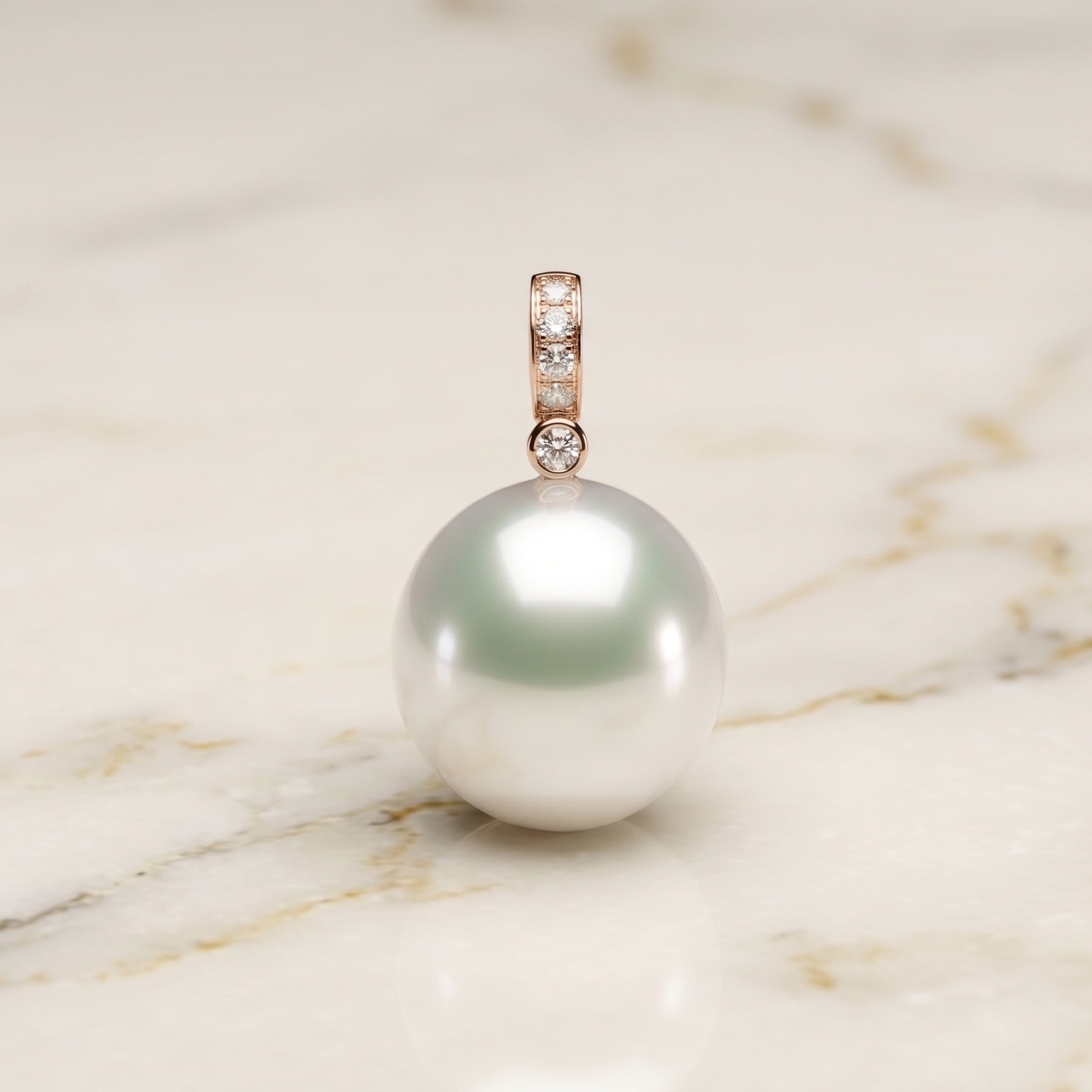 Australian South Sea Pearl
Pendant
12mm OV+1 / 2 / White
18K Gold & Diamonds
Please contact your nearest boutique to discover this beautiful Australian South Sea Pearl Pendant collection.