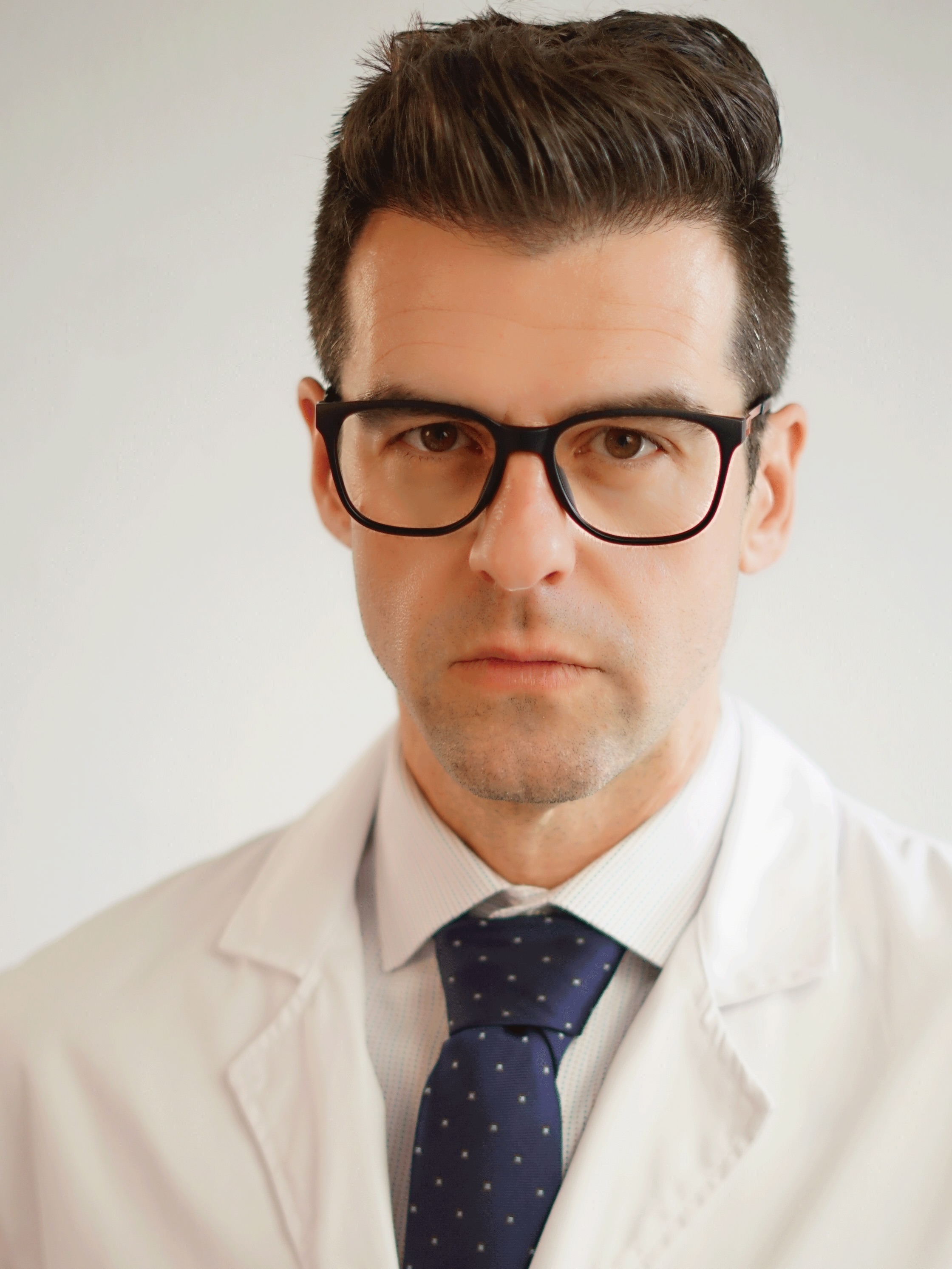 Do I make a believable TV Doctor?
I’m officially expanding my horizons! While the voice booth is still my home, I’m thrilled to be bringing my work to the screen for commercial and theatrical projects.
New headshots are in, and the “Expert/Professional” look is officially unlocked. I’m definitely giving Dr. Drake Ramoray a run for his money 😂
@spotlightktx @katiemartinacting