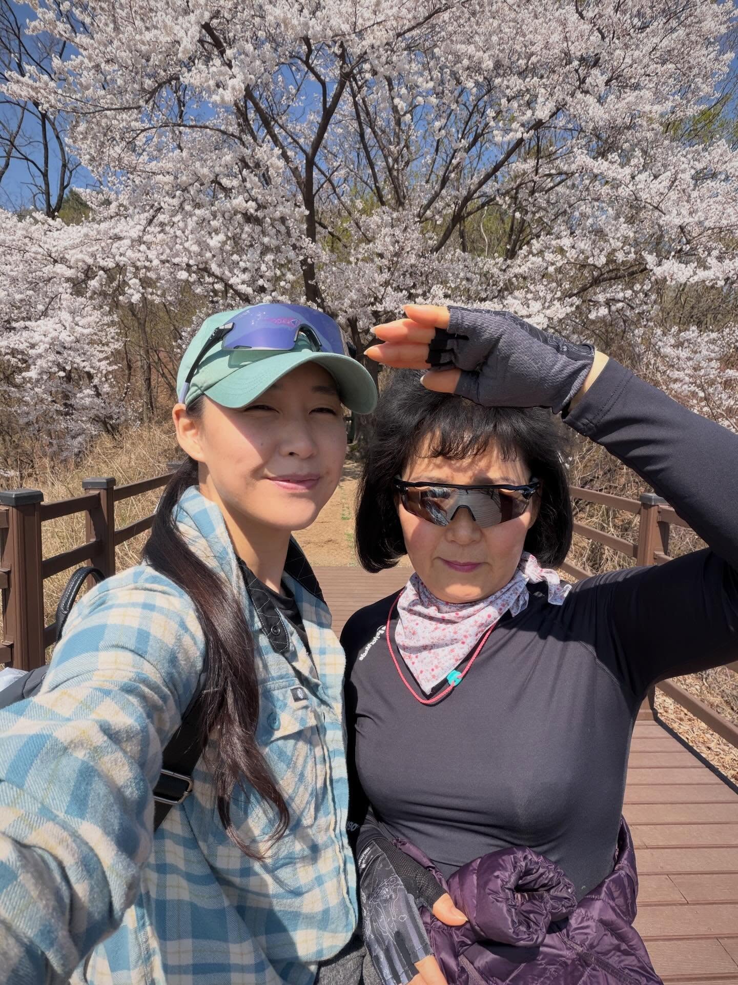 Highlights of first half of Korea trip visiting my fam 🇰🇷🌸🫶
#korea #koreatravel #koreavlog #fambam #koreahiking