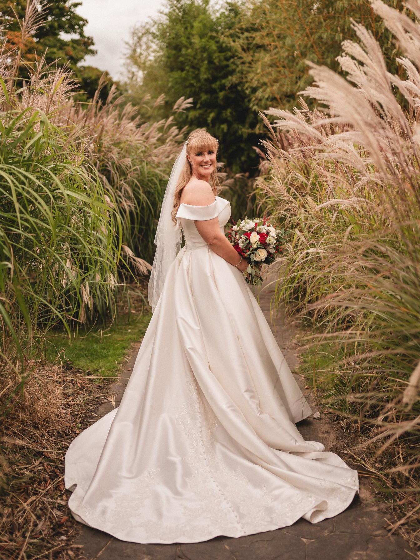 🤍 Amy 🤍
The most fabulous photos have arrived from our beautiful bride Amy who was married at @thereservechesterzoo @chesterzooweddings last autumn. We absolutely LOVE the photo with the elephants! 🐘😍
Amy looked just gorgeous in her mikado off the shoulder ballgown from @essenseofaustralia which she had customised with lace appliques added to her train 👏🏻
Amy said, “I wanted to say a
MASSIVE THANK YOU for helping me choose my wedding dress. I was absolutely dreading choosing a dress 🤣but you made it such a lovely experience and were really helpful throughout the whole process!
The amazing Iadies at the alteration shop were fantastic also! The dress turned out even better than expected, especially with all the lace detailing that was added onto the back!
We had the most amazing day and I felt beautiful for every second! Thank you so so much 🤍!! Xxxx”
Many congratulations Mr and Mrs Sutton and thanks so much for sharing your photos with us xxx 💍🥂
Amy’s suppliers …
🏩 @thereservechesterzoo
📸 @lucasvale_photography
💐 @sarahplantfloraldesign
✂️ and 💄 @alice.oliviamakeup @ay_bridal @hairbyluciekelly
#thebridalloungenewcastleunderlyme #realbride #realwedding #chesterzoowedding #essenseofaustralia