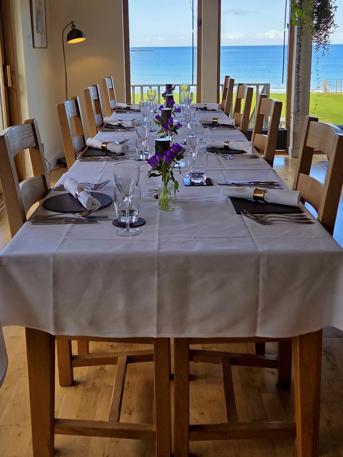 What a week! Wedding, platters, that view, evening meals, homemade bread, baking, food, doggo guests and a pleasure to host Laura and Mark with their lovely family.
#outerhebrides #broadbayhouse #view #beachwedding