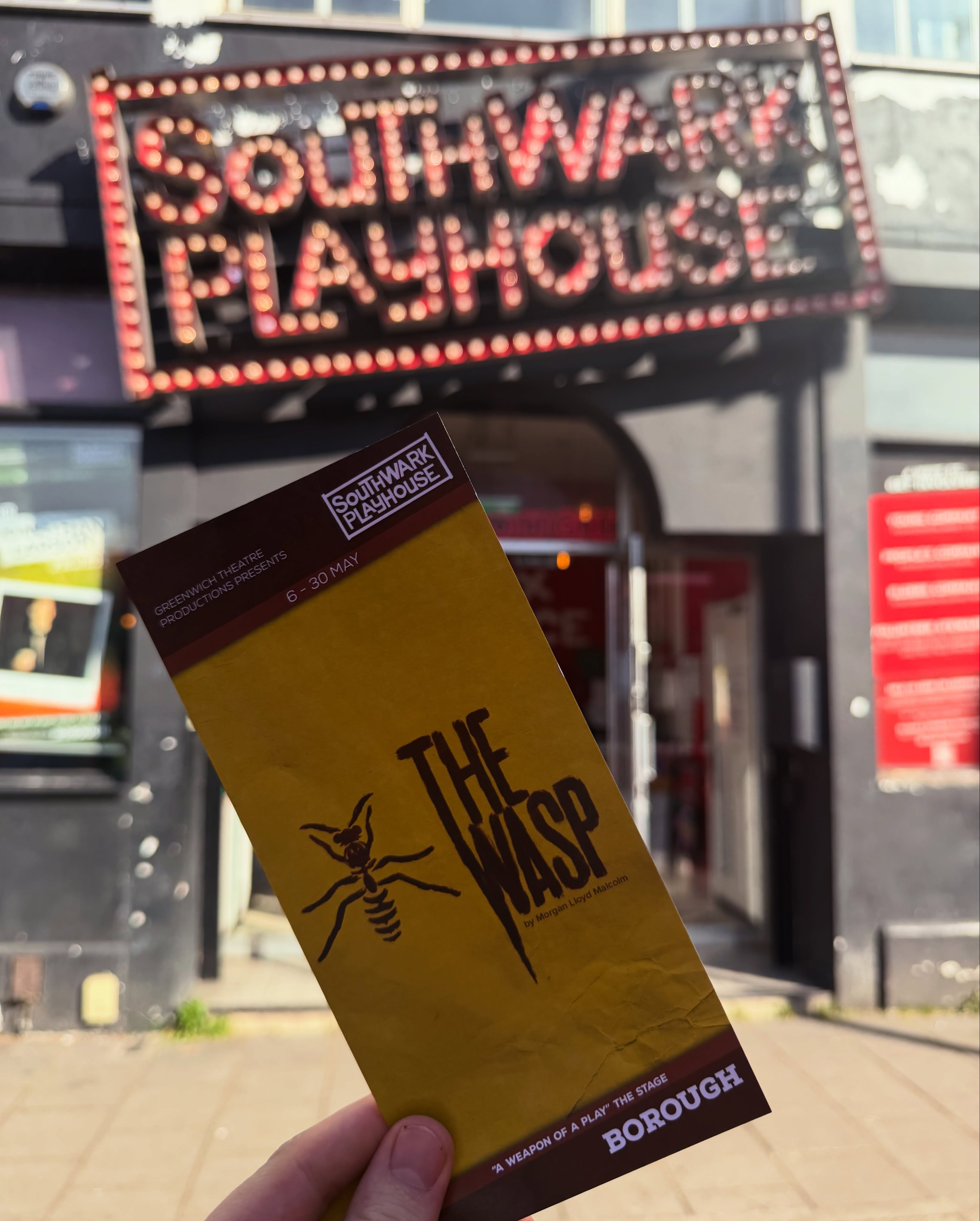 Todays matinee was The Wasp at @swkplay was a cracking show, thanks to @chloenelkinconsulting for the invite and thanks to my forever plus one @pinkprincetheatre for accompanying me