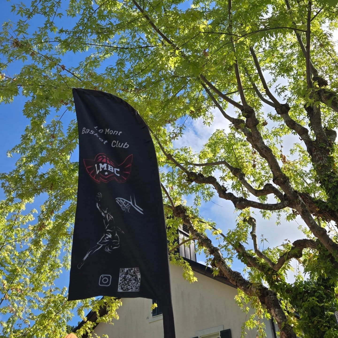 Fête de Mai☀️🧋🏀💪🌿
Magnifique journée dans le village avec notre stand LMBC et notre équipe de choc les U14 qui ont fait le taf 💯💪...bravo et merci à tous et surtout un grand merci à la commune et à la SDM pour cette belle édition ! 🫶