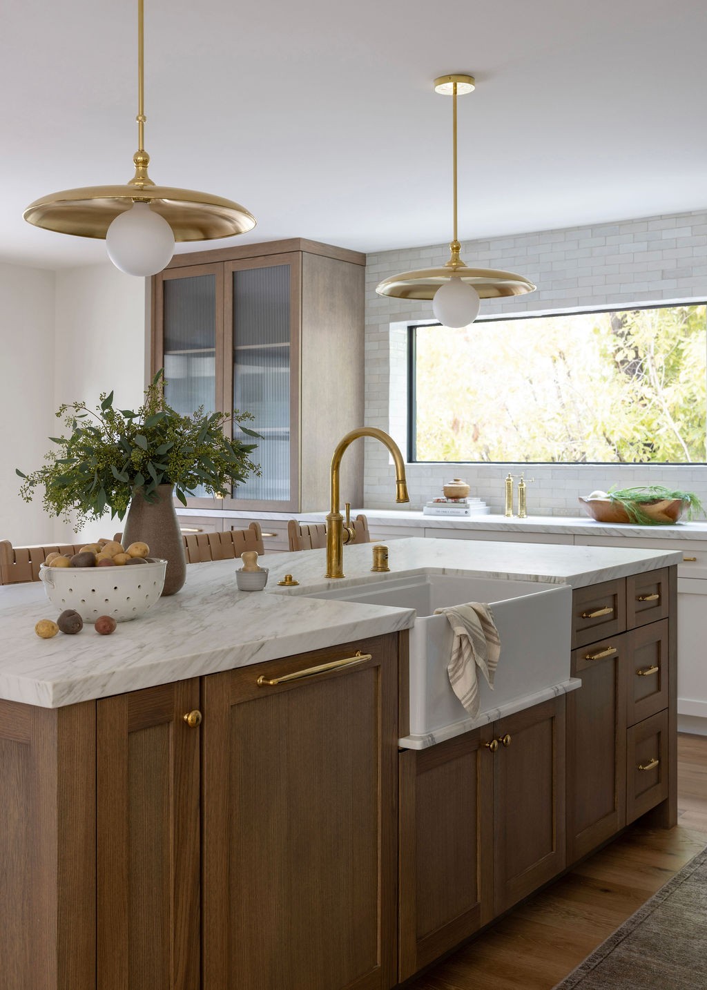 Weāll always have a soft spot for unlacquered brass āØā£
ā£
Itās warm, timeless, and full of character. This finish evolves over time, developing a rich patina. No two pieces age the same, and thatās exactly the beauty of it.ā£
ā£
Itās one of those details that makes a home feel layered, personal, and truly one-of-a-kind.ā£
ā£
Greenbrae Organic Modern
design @california.daydreams
photos @jessicabrydsonphotography