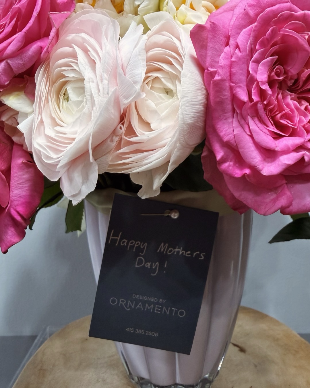 A simple gesture, made meaningful.
Flowers designed to celebrate Mother’s Day with care and attention.
#MothersDayFlowers #LuxuryFlorals