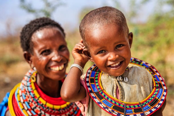 A sweet moment between mother and child in Samburu 🧡.
Beyond the beadwork and beauty, Umoja is also about legacy: women creating a safer path for their children, where the next generation can grow with community, education, confidence, and a deep connection to culture.
#umojawomen #samburuchildren #womenempowerment #nonprofit #morherhood