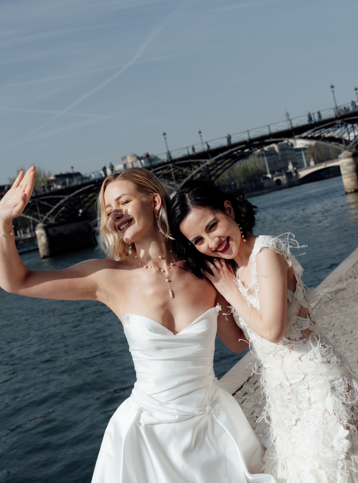 🤍 MARIAGE : Les mariées de mai.
Pour votre grand jour, laissez la douceur des perles sublimer chaque instant — pures, lumineuses, éternelles, comme votre histoire.
Bijoux en perles pour mariage • élégance intemporelle • mariée 2026 • mariage en France 🤍
🤍 WEDDINGS: May brides.
On your big day, let the soft beauty of pearls enhance every moment—pure, luminous, and timeless, just like your story.
Pearl wedding jewelry • timeless elegance • bride 2026 • weddings in France 🤍
Merci à
WP : @eternellewedding
Photo et Vidéo : @studiofauvve
Robe de mariée : @lkpariscouture
Costume : @lapieceur
Coiffure et Maquillage : @virginie_dsfn et @klairemuabridals
Modèle Couple F/F : @victoiremry et @iammerqs
#bridal #bridalstyle #bridaljewelry #bridalinspiration #parisbridalpearljewelry