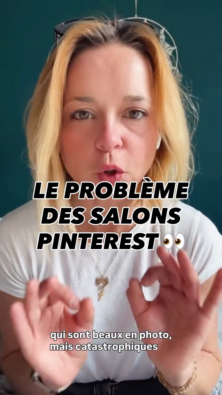 Un salon peut être magnifique sur Pinterest…
…et pourtant être désagréable à vivre au quotidien.
Canapé mal placé.
Circulation compliquée.
Aucun rangement.
TV mal orientée.
Éclairage froid.
Le problème, c’est qu’on pense souvent décoration avant de penser usage.
Alors qu’un bon salon doit avant tout :
✔ être confortable
✔ être fluide
✔ être adapté à la vraie vie
C’est exactement là que l’architecture intérieure change tout ✨
👉 Tu veux optimiser ton salon ?
Écris-moi “PROJET” en DM.
#architectureinterieure #conseilsdeco #salondesign #renovationappartement #amenagementinterieur