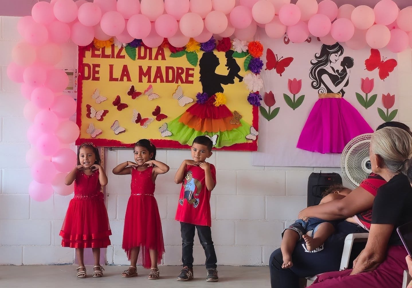 🌸💖 Yesterday at Grace Honduras, we celebrated the incredible mothers in our community with a very special Mother’s Day celebration. 💖🌸
Our children prepared beautiful performances filled with love — they sang, danced, prayed, and recited poems to honor the women who care for them every single day. 🥹✨
We also shared a special lunch together, enjoyed fun games and activities, and raffled 15 gift baskets for the moms. Seeing their smiles, laughter, and joy made this day truly unforgettable. 🌷🎁🎶
A huge thank you to Crescendo for helping make this celebration possible and for continuing to support the children and families of Grace Honduras. 🤍
Moments like these remind us that love, dignity, and community matter deeply. 🌸🫶🏻 #MothersDay #Community #LoveInAction #crescendo #Honduras