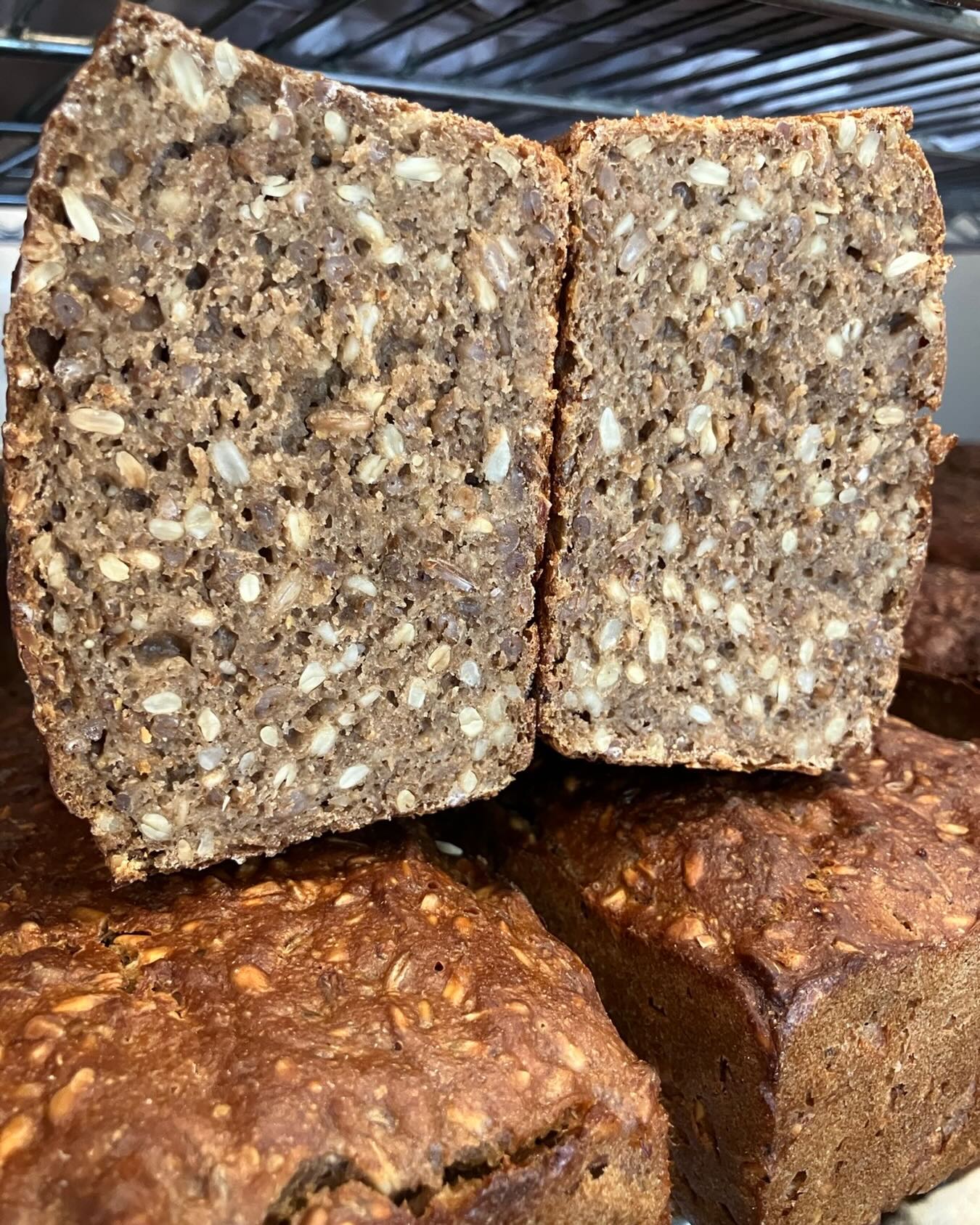 Sunny Rye is back as the rye special! It's 100% Danish style rye with sunflower seeds. It features sprouted rye berries, rye starter, and rye flour. We recommend it sliced thinly for open faced sandwiches. ☀️🌾🌻