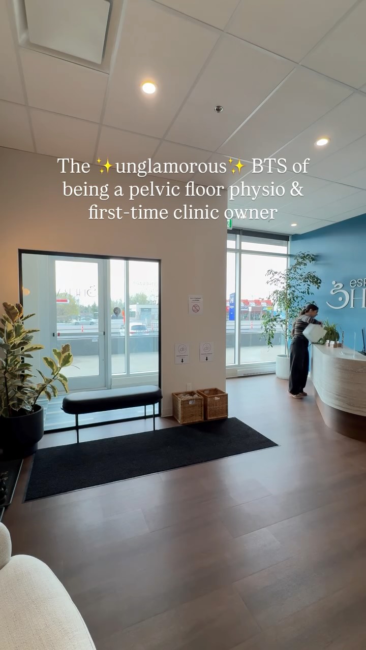 Turns out « owning your own clinic » is just a fancy way of saying you’re everyone’s favourite unpaid intern 😌✨
#pelvicfloorphysio #physioclinic #laval #montreal #BTS
