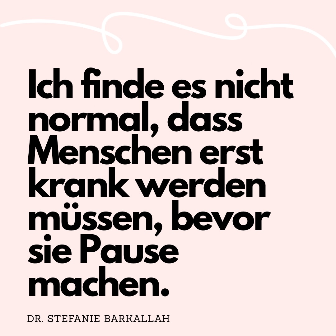 Ich glaube, wir haben uns viel zu sehr daran gewöhnt, Warnsignale zu ignorieren.
Müdigkeit wird normalisiert. Dauerstress auch.
Und Pausen gelten oft erst dann als „gerechtfertigt“, wenn wirklich nichts mehr geht. Dabei sendet unser Körper meistens schon viel früher Signale. Nicht um uns zu ärgern, sondern um uns zu schützen.
Ich finde nicht, dass wir erst komplett zusammenbrechen müssen, bevor wir anfangen, gut für uns zu sorgen.
Alles Liebe
Steffi 🧡
#mentalhealth #resilienz #stress #nervensystem #achtsamkeit