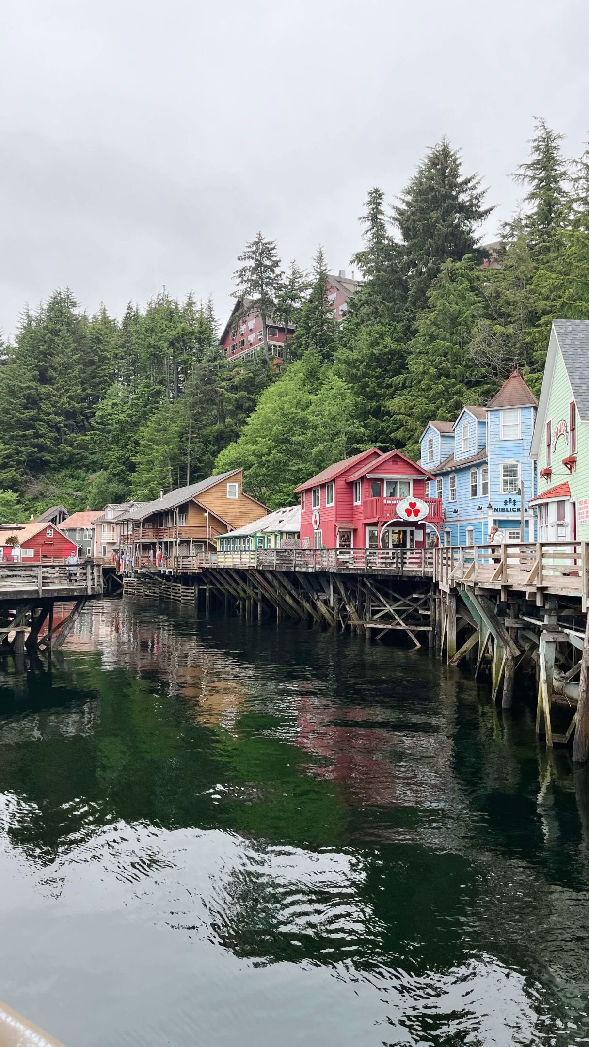 Packing for Alaska with kids can feel like you need everything… especially when you hear how quickly the weather changes ❄️🌦️
But here’s one of the BEST Alaska packing tips I give my families! 👇🏻
✔️Dress in layers, not bulky outfits. When it comes to jackets…you’ll want to pack smart! Here’s how! 👇🏻
Lay your jacket flat in your suitcase
➖Pack your clothes inside it
➖Wrap the jacket around everything
It keeps your suitcase compact, saves space, AND helps avoid that “can’t zip it” moment at the end 😅
This is especially helpful for:
✔️ Alaska cruises
✔️ Family trips with limited luggage
Because let’s be honest… no one wants to sit on their suitcase to close it (even though we’ve all been there 😂)
🏔️ Planning an Alaska cruise or family trip? I help busy BC families pack smarter, not heavier, so your vacation actually feels relaxing.
Follow along for more family travel tips or send me a DM to start planning your next adventure! ❄️
#Alaska #DisneyAlaskanCruise #PackingTips #FamilyTravelTips #SummerVacation2026