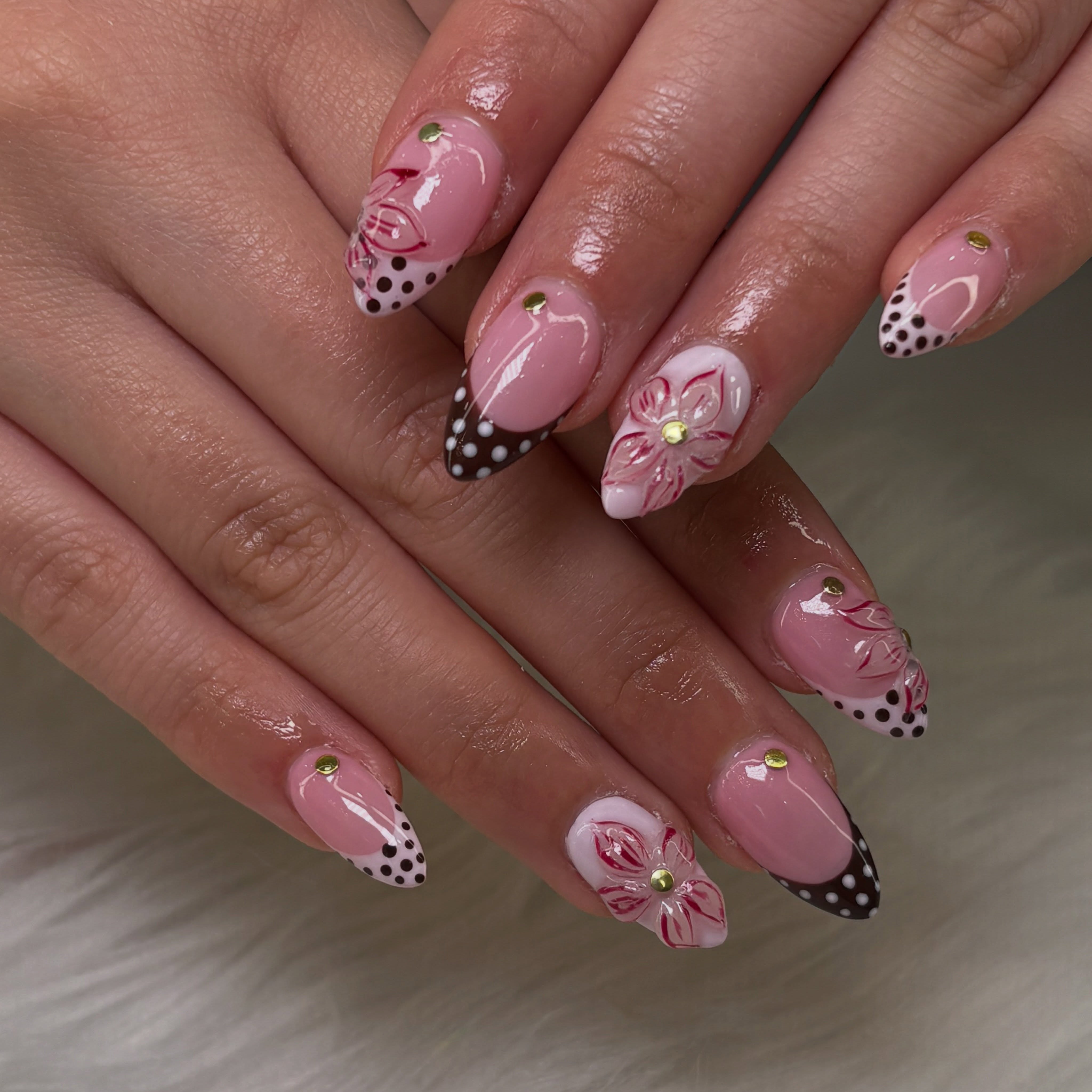 Playful florals and vintage polka dots 🤍