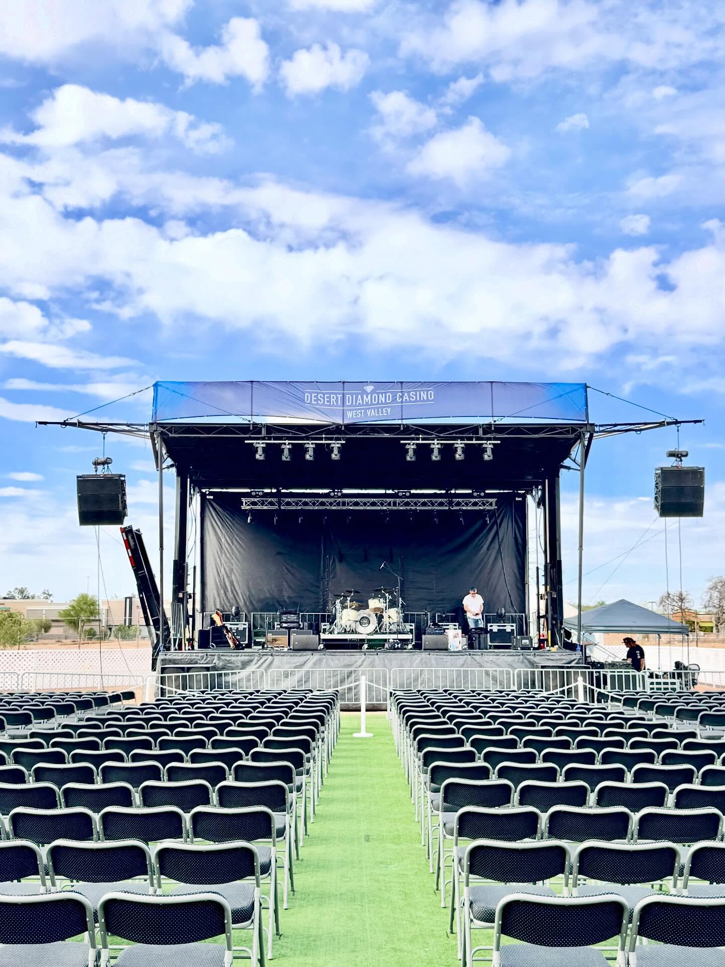 We had a fantastic show at the Desert Diamond Casino in Glendale, Arizona, and would like to thank everyone for coming out to see us, we truly appreciate it, and we hope to see you in Arizona again very soon!
Also a big thank you to Desert Diamond for having us, and for their amazing crew! 🙏
📷 Bree, Margarita & Jorgen Ingmar
-
#u2 #u2tribute #u2tributeband #u2lavation #desertdiamondcasino