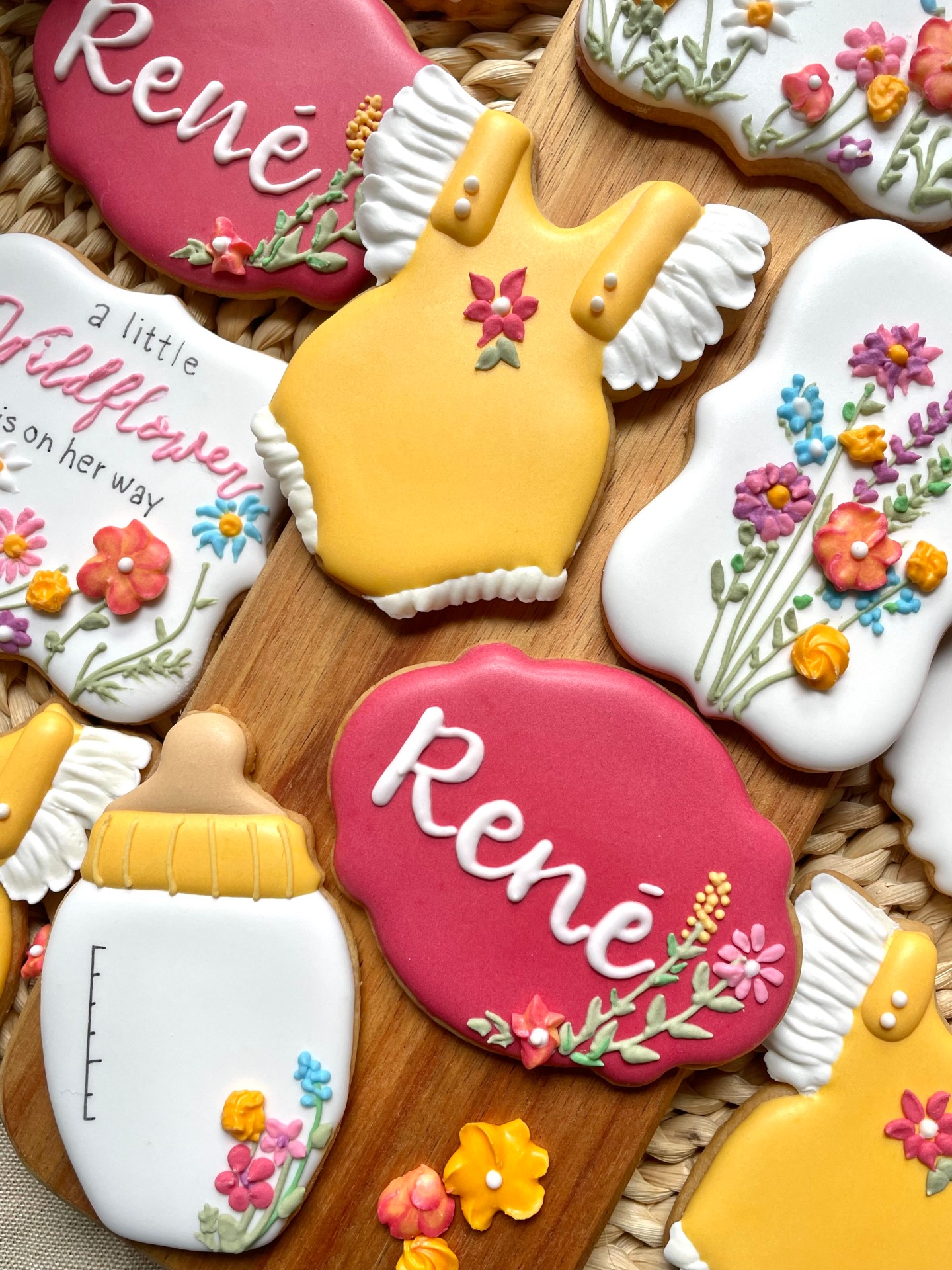A little wildflower on the way 🌼
Loved creating this bright, joyful set for a Joburg baby shower — warm yellows, rich pinks and all the tiny floral details that make custom cookies feel extra special.
If you’re planning a baby shower or birthday and want something personal and beautiful, I’d love to bake for you.
#JoburgMom #BabyShowerIdeas #CustomCookies