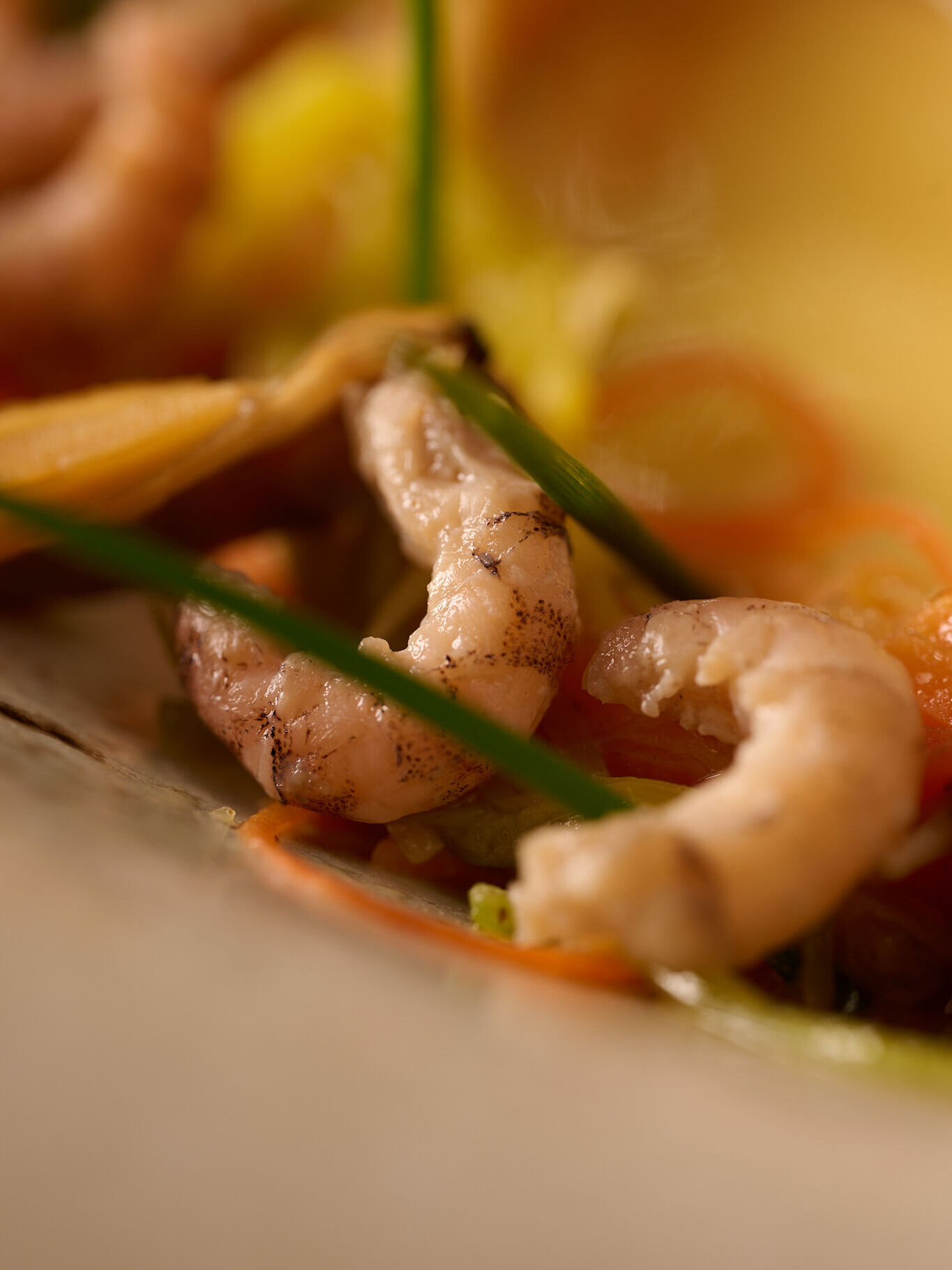 La fête des mères approche. 🌸 Chez Menssa, quelques façons de la chérir comme elle le mérite : une table pour deux, un chèque cadeau à glisser dans une enveloppe, ou un atelier culinaire en petit comité — intime, vivant, mémorable. Et jusqu'au 31 mai, notre menu des 25 ans est toujours là pour marquer le moment.
NL
Moederdag komt eraan. 🌸 Bij Menssa zijn er enkele manieren om haar te verwennen zoals ze verdient : een tafel voor twee, een cadeaubon om in een envelop te steken, of een culinaire workshop in klein gezelschap — intiem, levendig, onvergetelijk. En tot 31 mei is ons menu van de 25 jaar er nog om het moment te markeren.
ENG
Mother's Day is just around the corner. 🌸 At Menssa, a few ways to cherish her the way she deserves : a table for two, a gift voucher to slip into an envelope, or a hands-on culinary workshop in an intimate setting — warm, alive, unforgettable. And until May 31st, our 25th anniversary menu is still here to mark the moment.
#Restaurant #lesgrandestablesdumonde #michelinguide #50bestdiscovery #gaultmillau
Menssa by @christophe.hardiquest
💻 www.menssa.be
✉️ restaurant@menssa.be
☎️ +32 2 346.66.15
📍 Avenue de Tervueren 453, 1150 Bruxelles
📸 @anthonyflorio
@enguerrand_moura @nico.beaudey @dessartjulie @madison_mtn