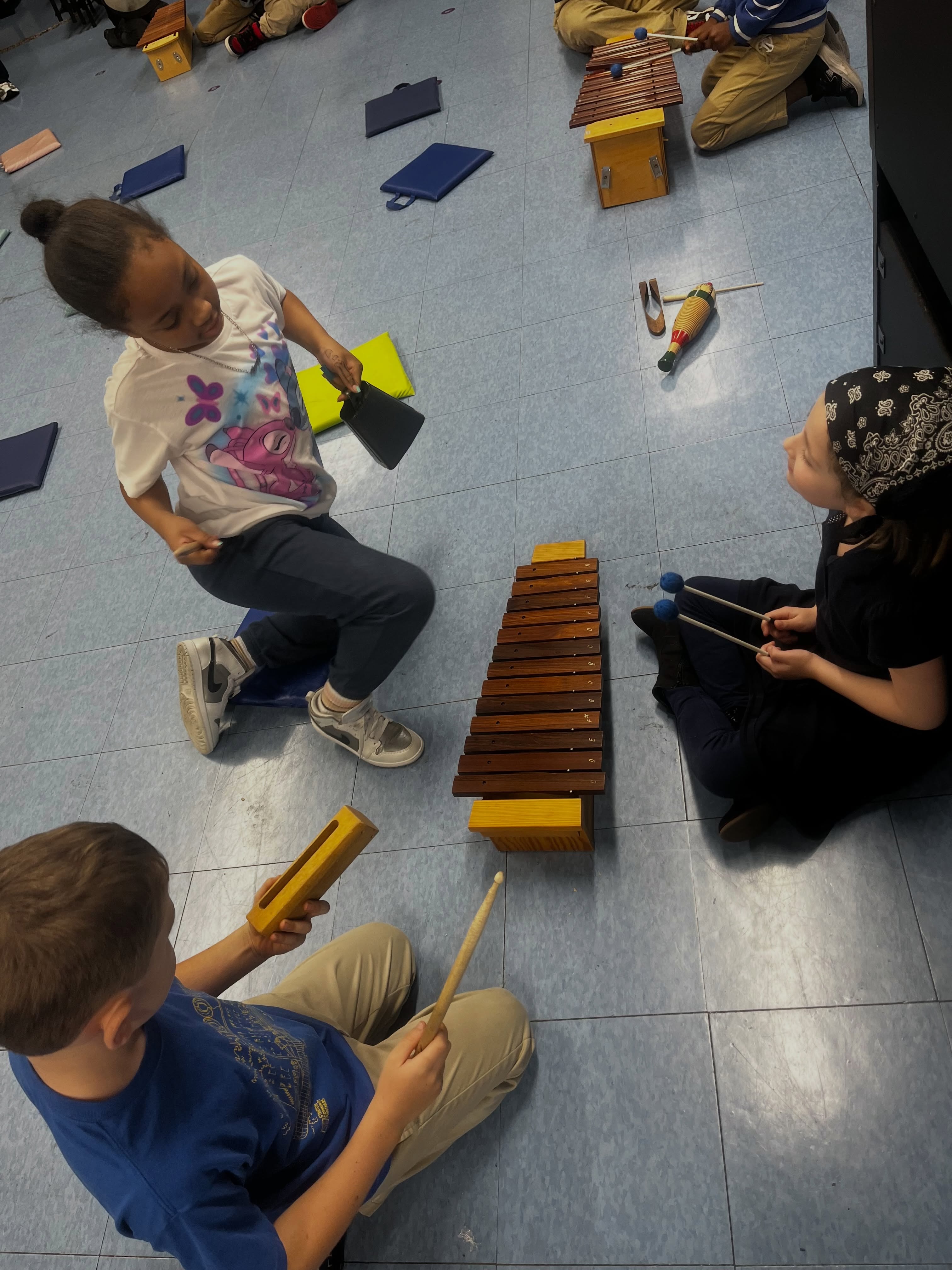 Our Stanton school community is so lucky to have teachers who donate their creativity, talents, and time to help raise money for our students through the Spring Into the Arts auction! 💙
A huge thank you to Mrs. Nardone for donating a special Choice Activity Class experience at SITA. Suzy’s class enjoyed a fun-filled session featuring a Hamilton boomwhacker activity and lots of percussion instrument exploration! 🎶🥁
These one-of-a-kind teacher experiences make our auction so special, and every dollar raised goes right back to supporting our school community. Thank you to all of the teachers who helped make it a success!